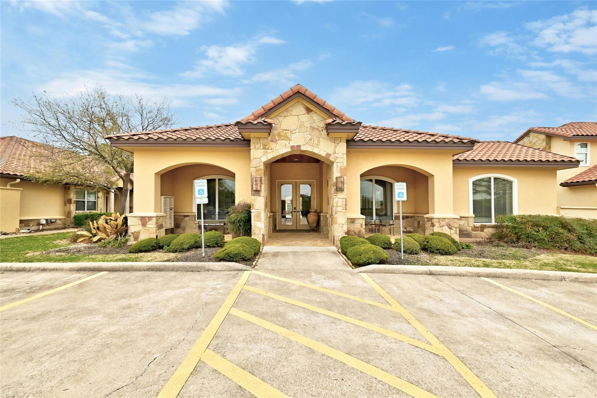 21118 Highland Lake Dr 2 Property Photo 27
