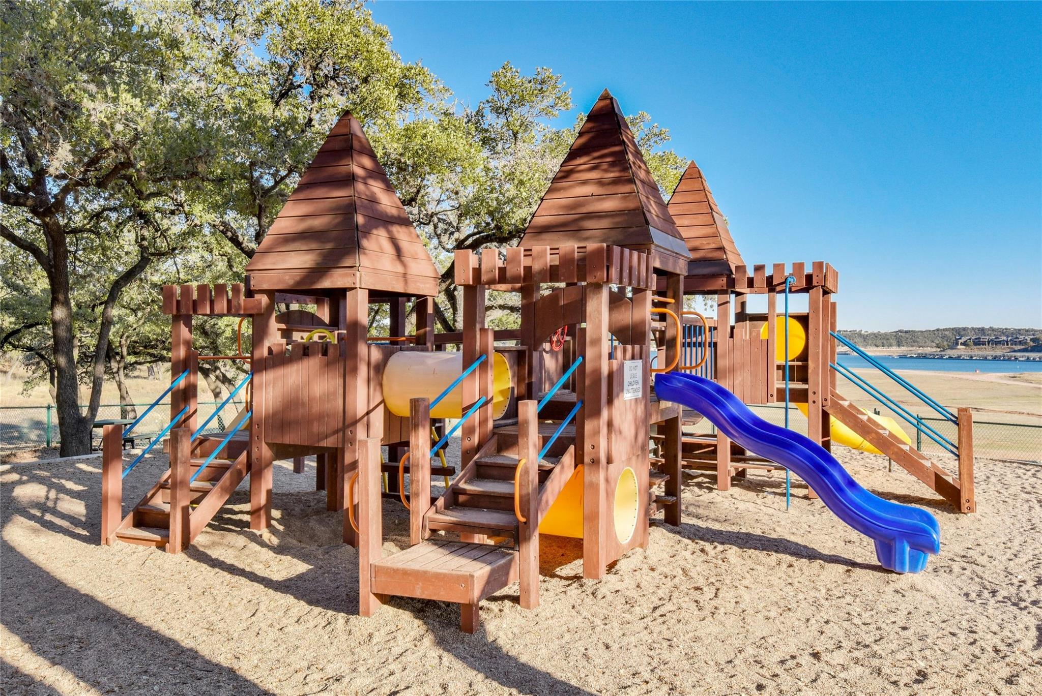 21118 Highland Lake Dr 2 Property Photo 38
