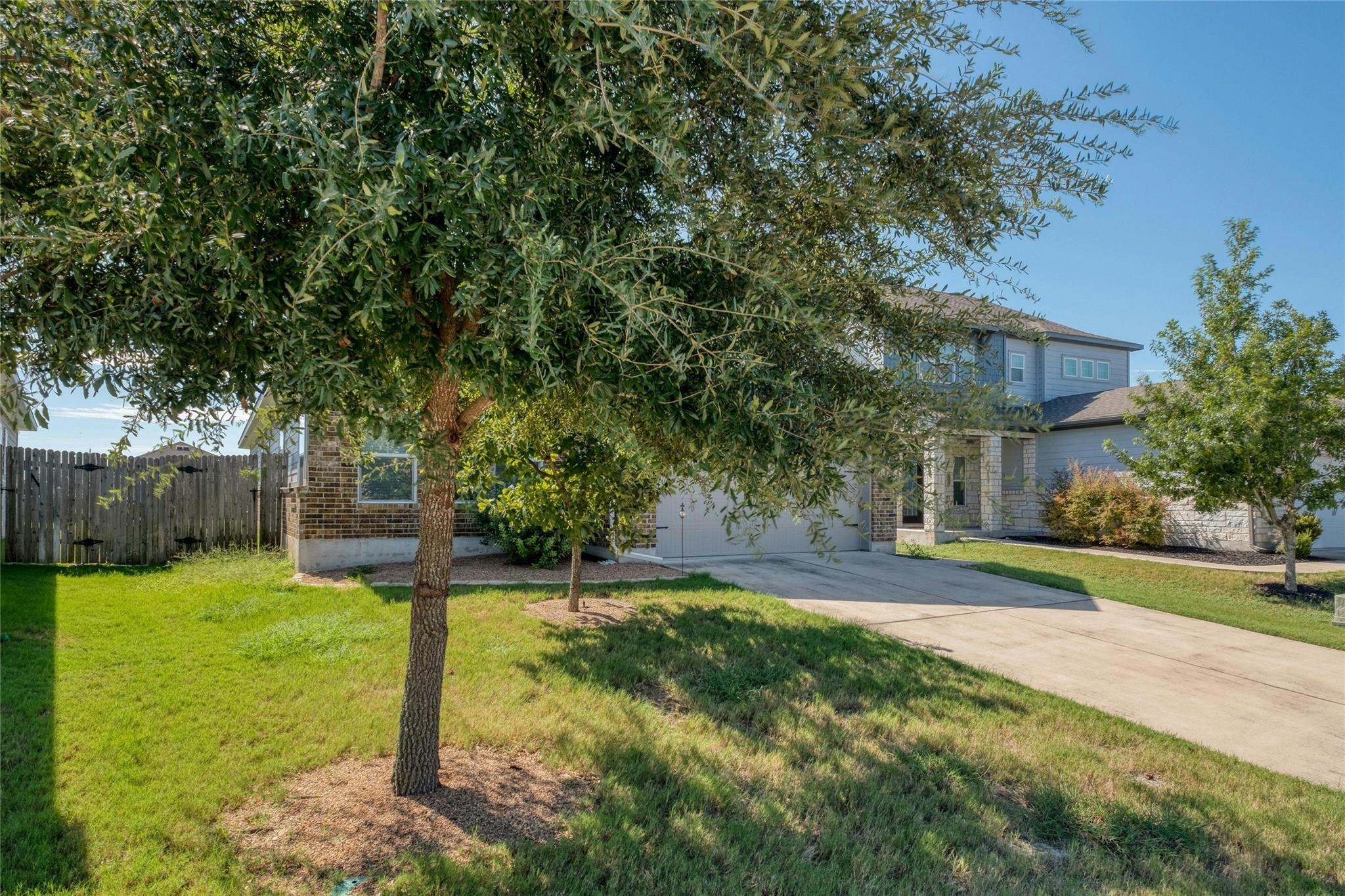 241 Split Rail Dr Property Photo 3