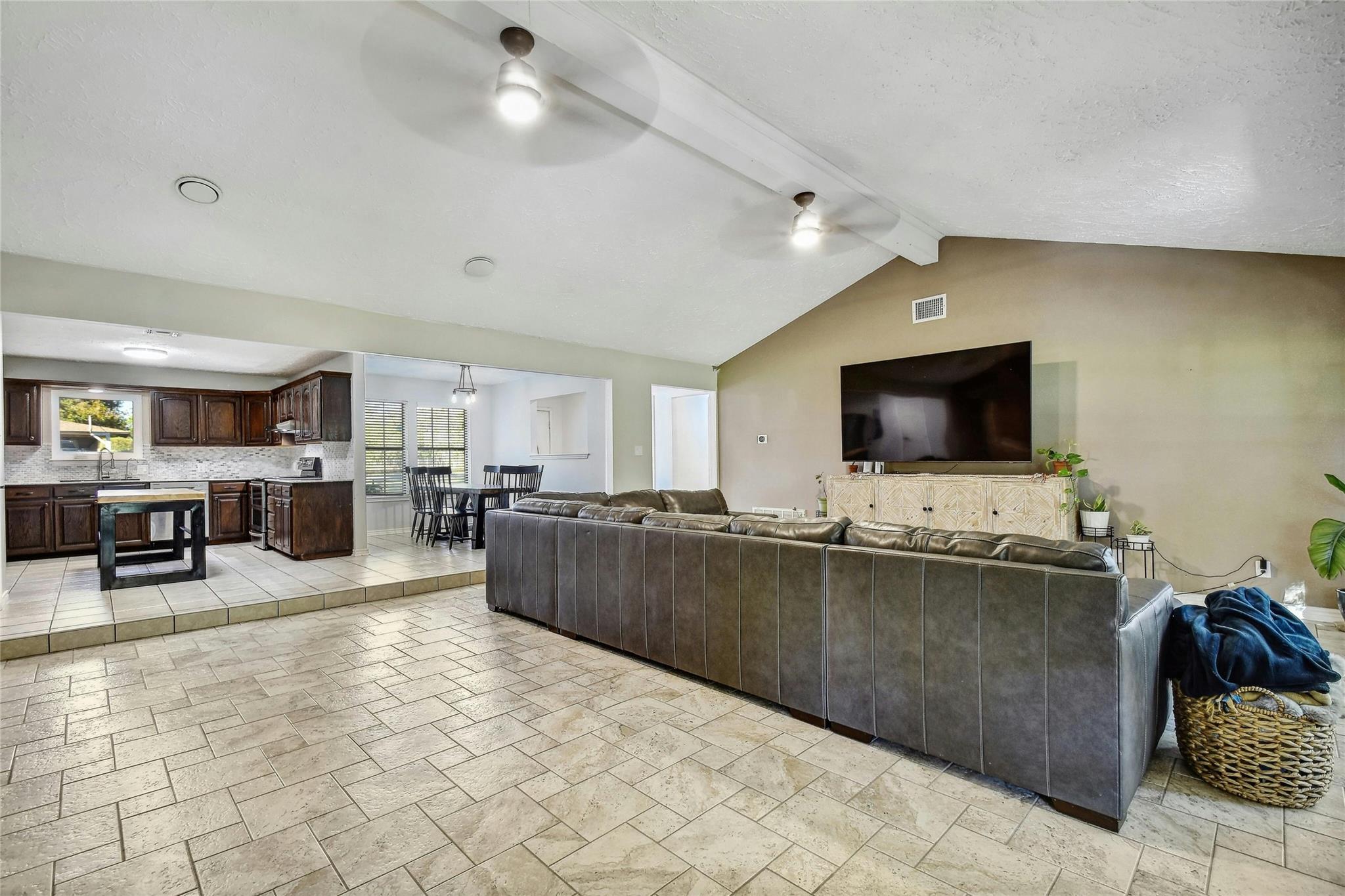 113 Nueces Ln Property Photo 18