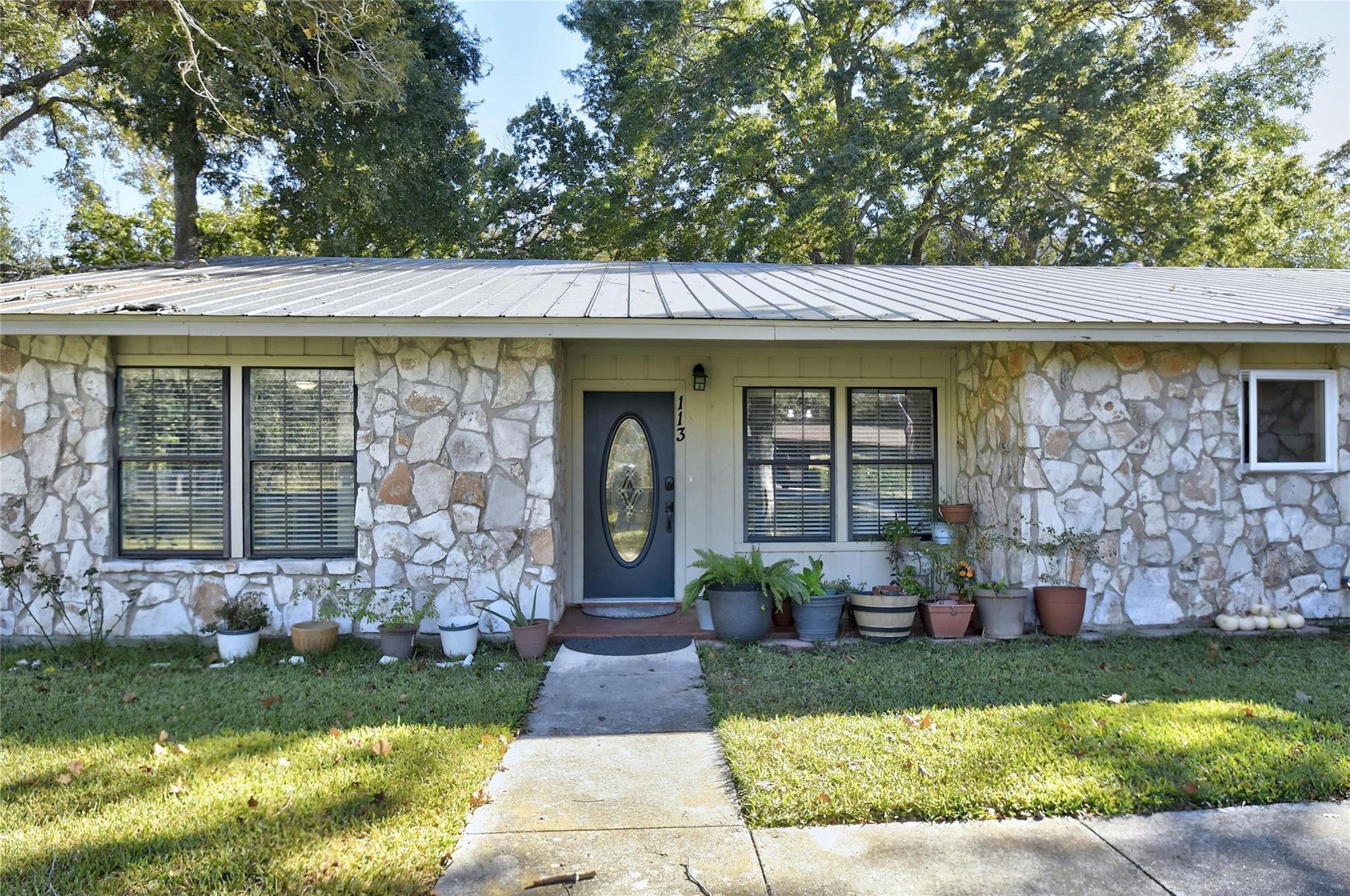 113 Nueces Ln Property Photo 24