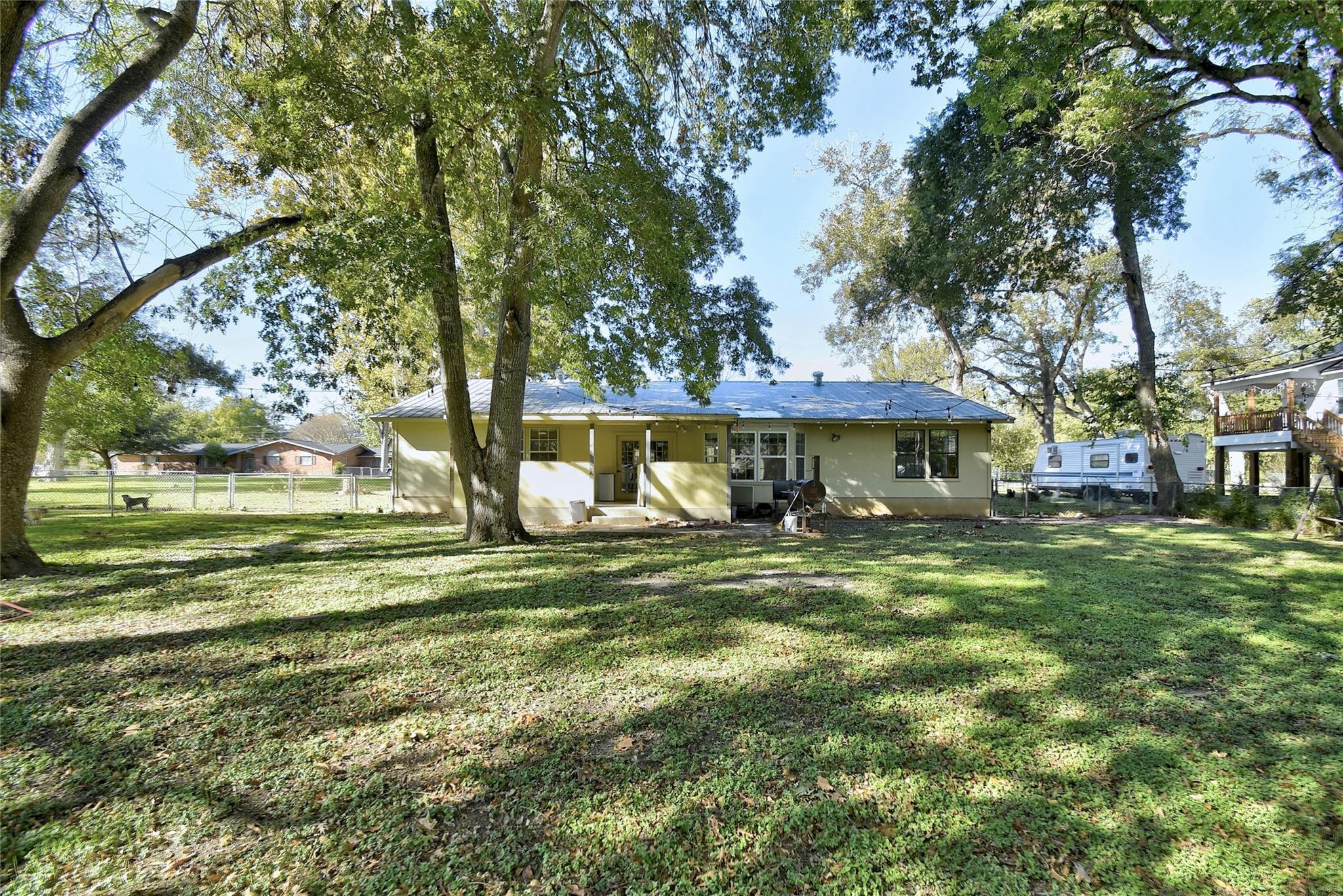 113 Nueces Ln Property Photo 30