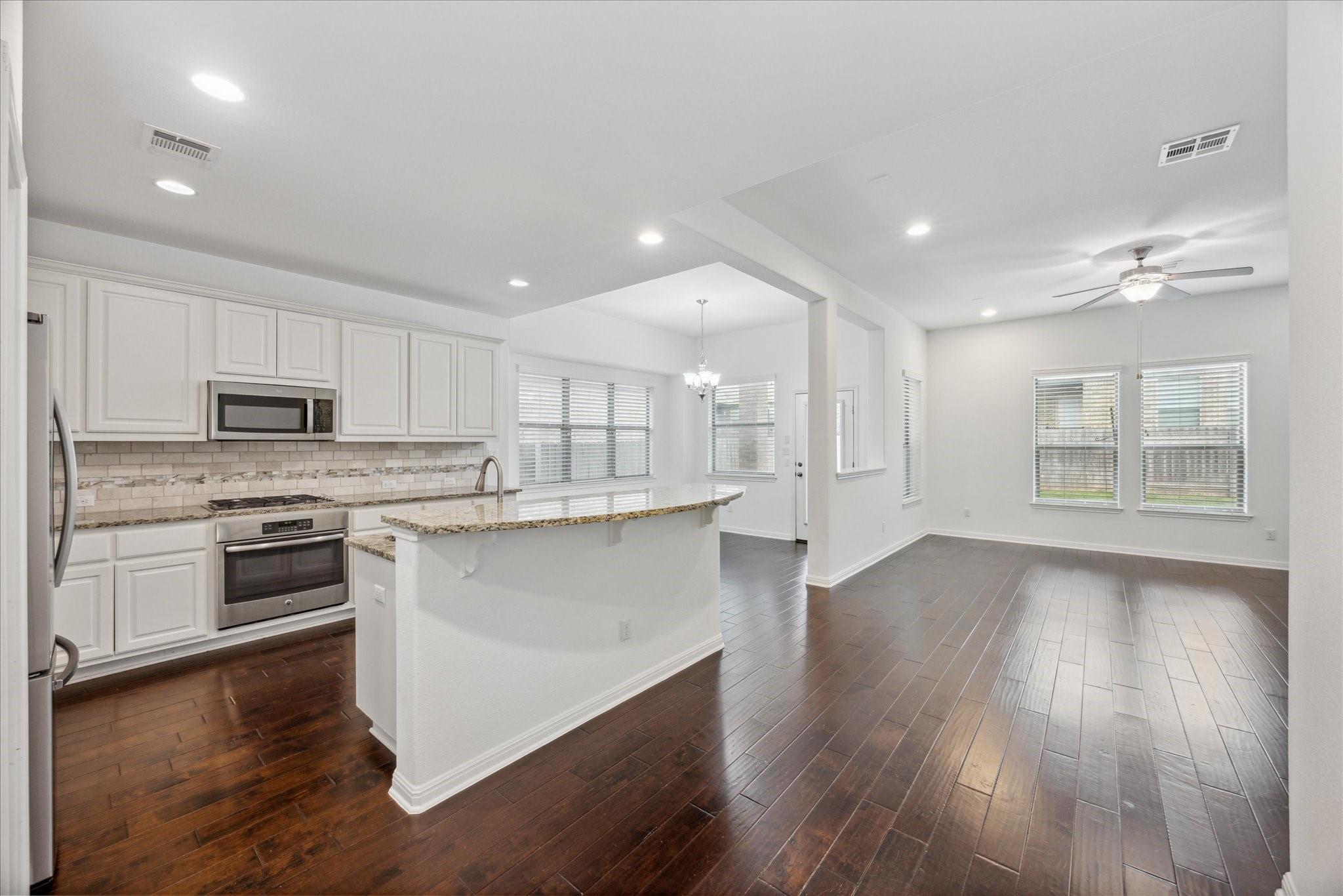 2713 Granite Hill Dr Property Photo 4