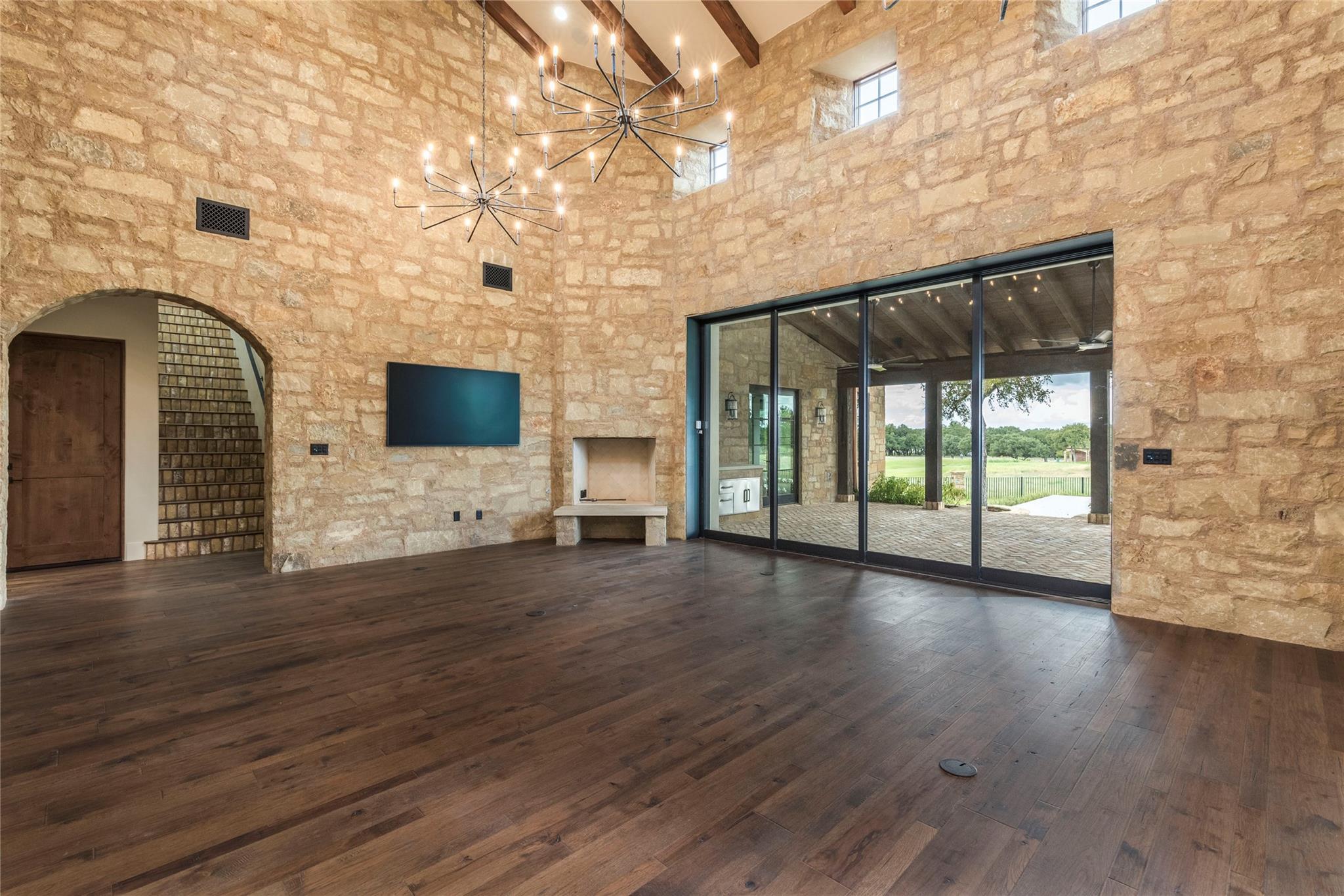 107 La Serena Loop Property Photo 5