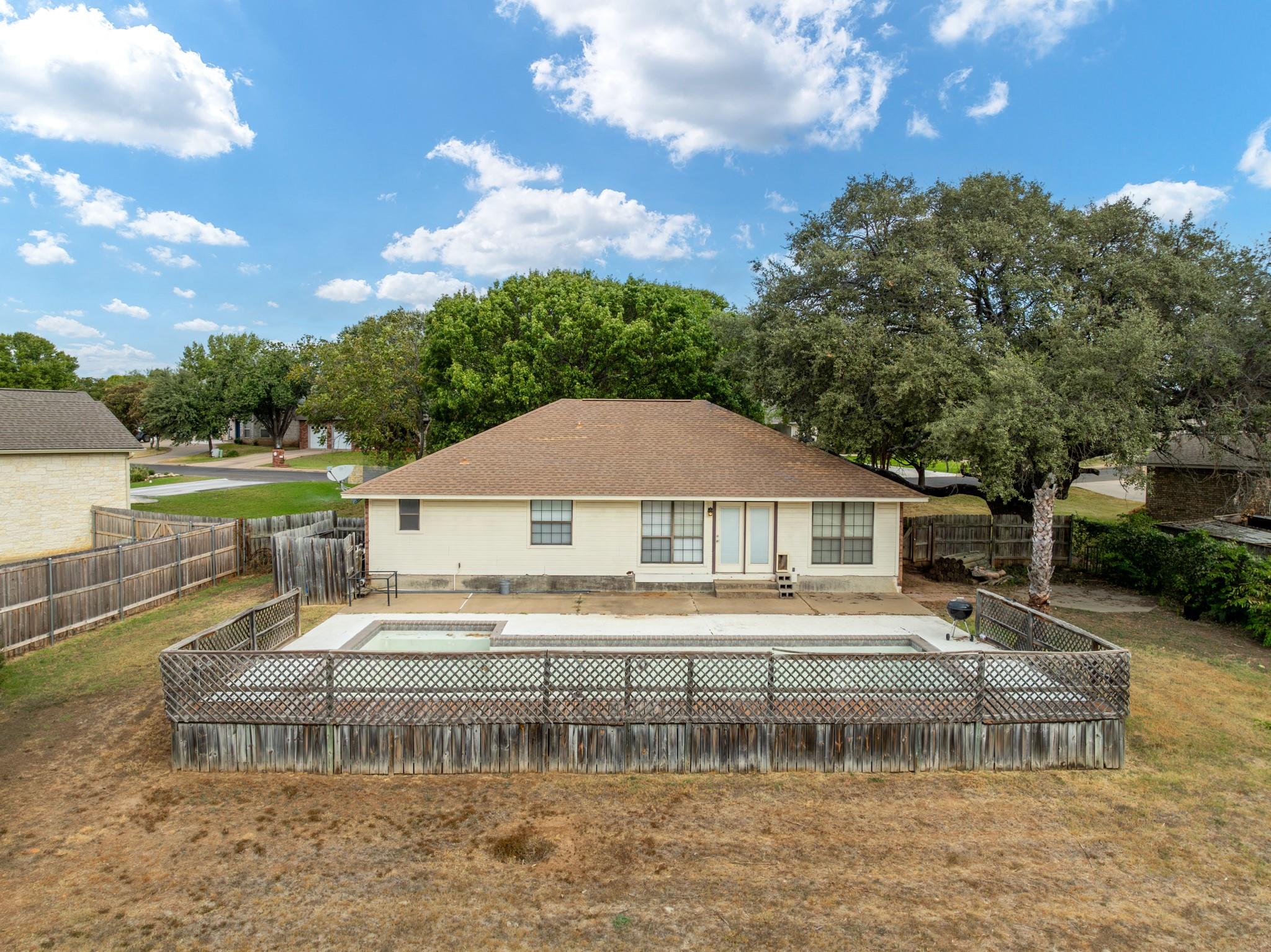 153 Broadmoor St Property Photo 30
