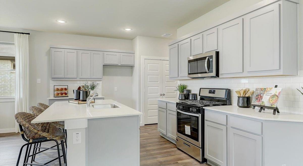 8014 Shining Flor Run Property Photo 2