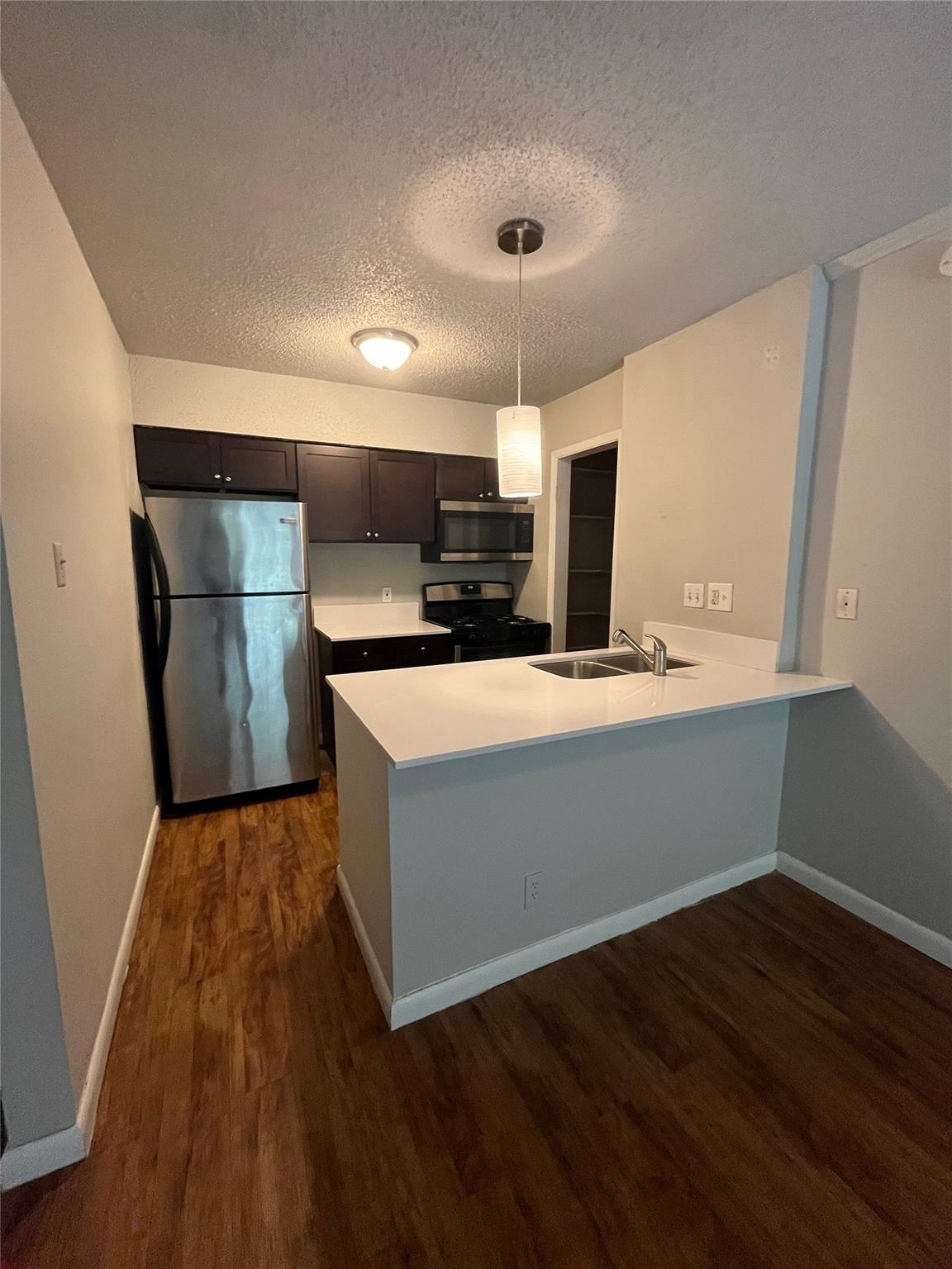1202 Newning Ave 211 Property Photo 4