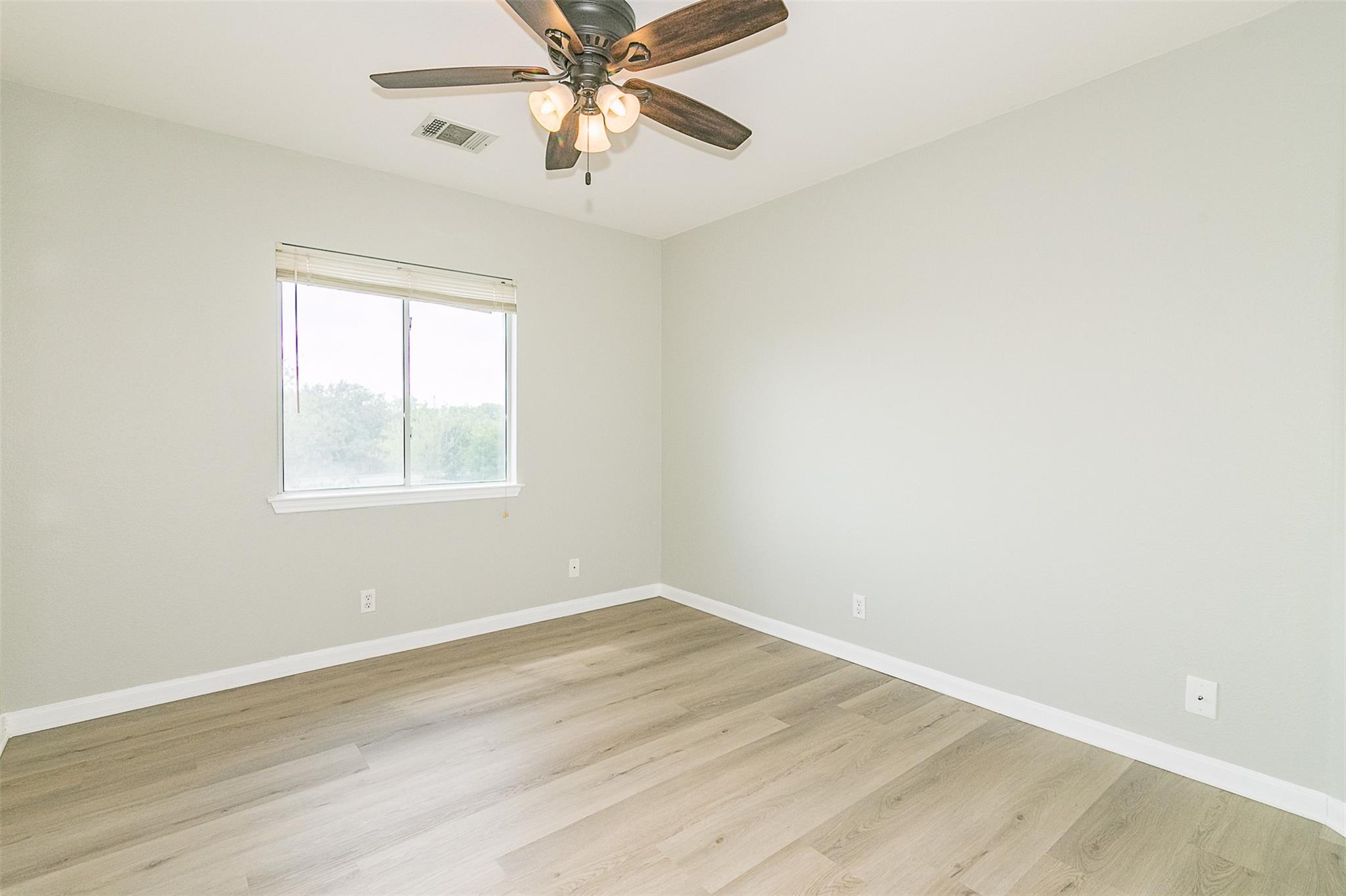 241 Elmer Cv Property Photo 18