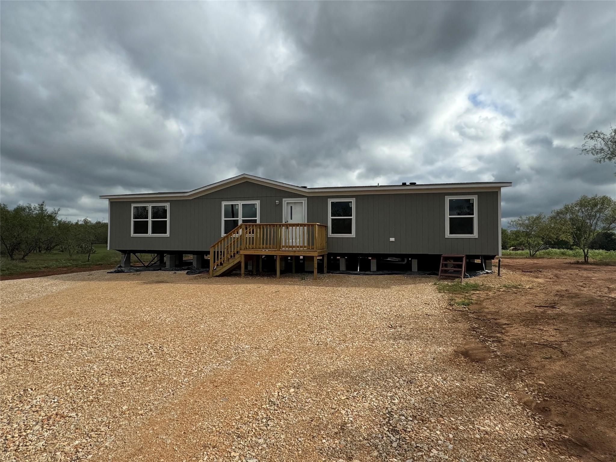 2709 Tumbleweed Trl Property Photo 3