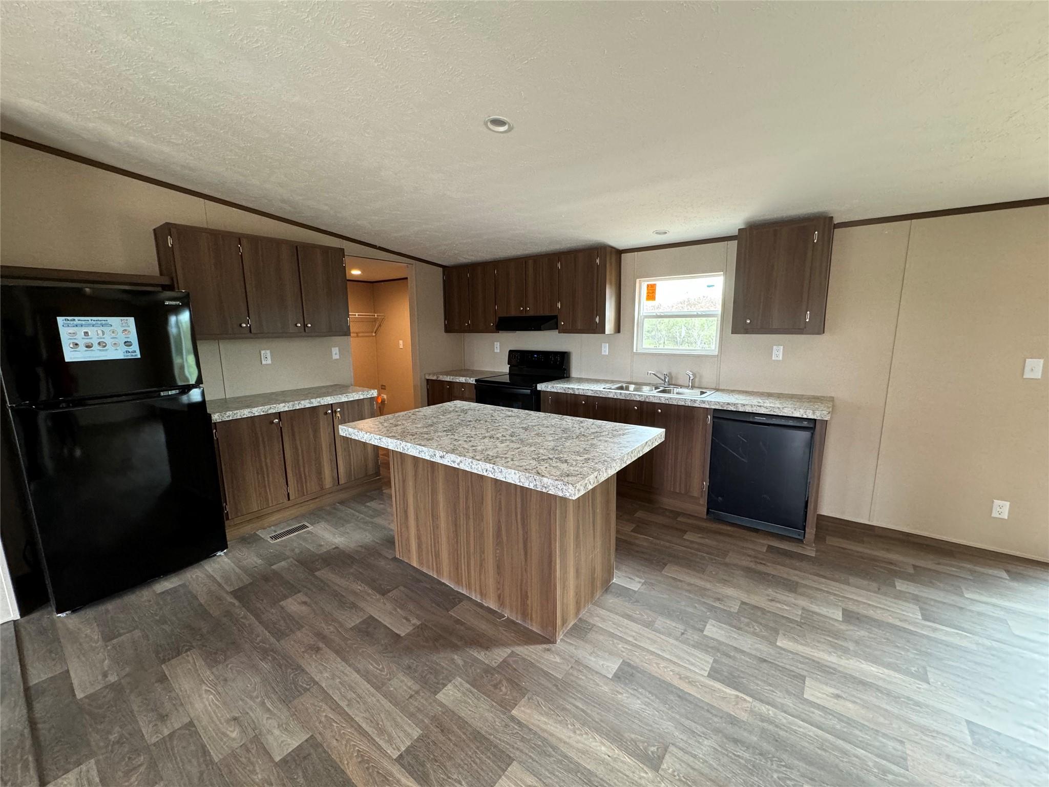 2709 Tumbleweed Trl Property Photo 4