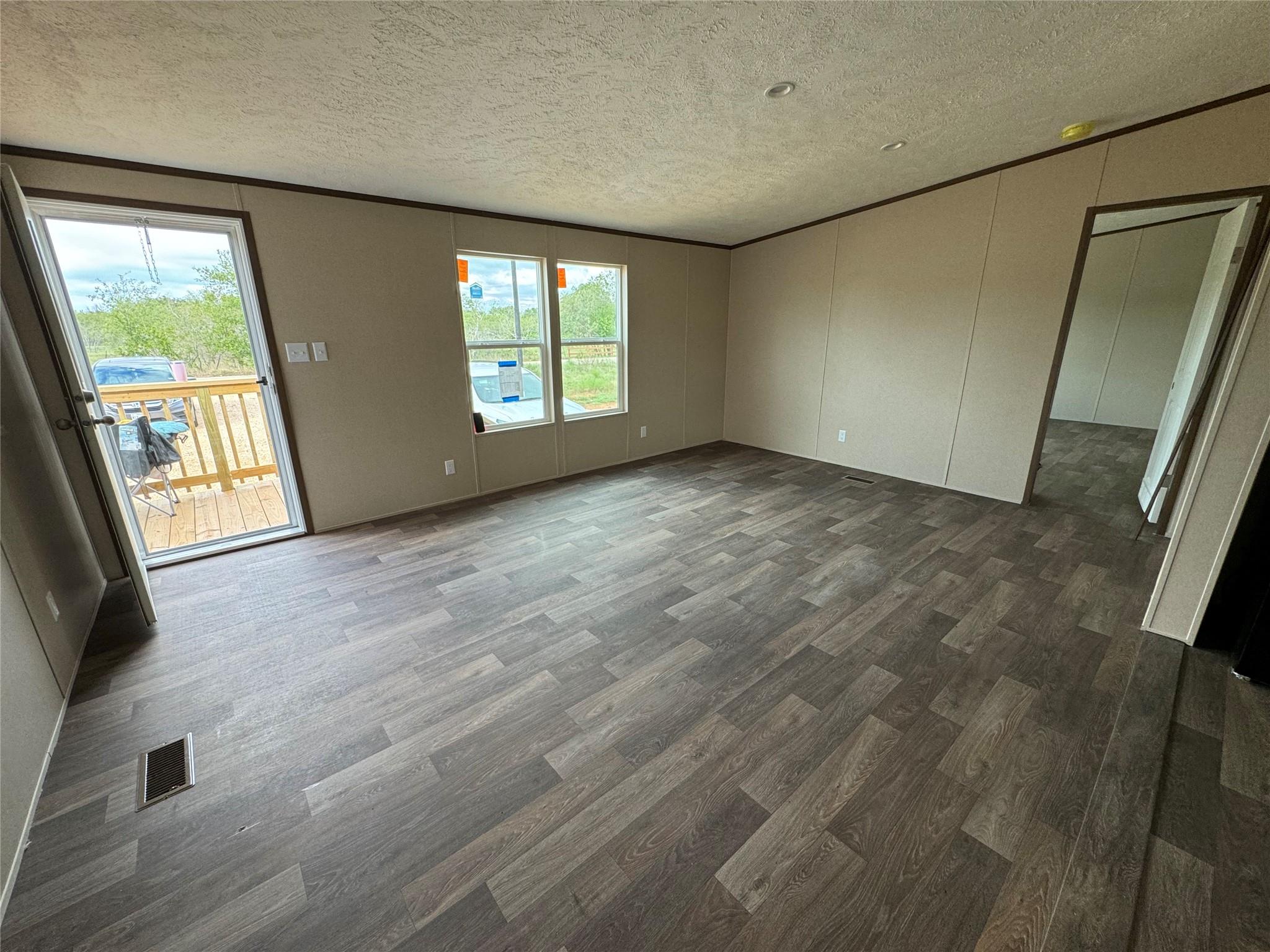 2709 Tumbleweed Trl Property Photo 7