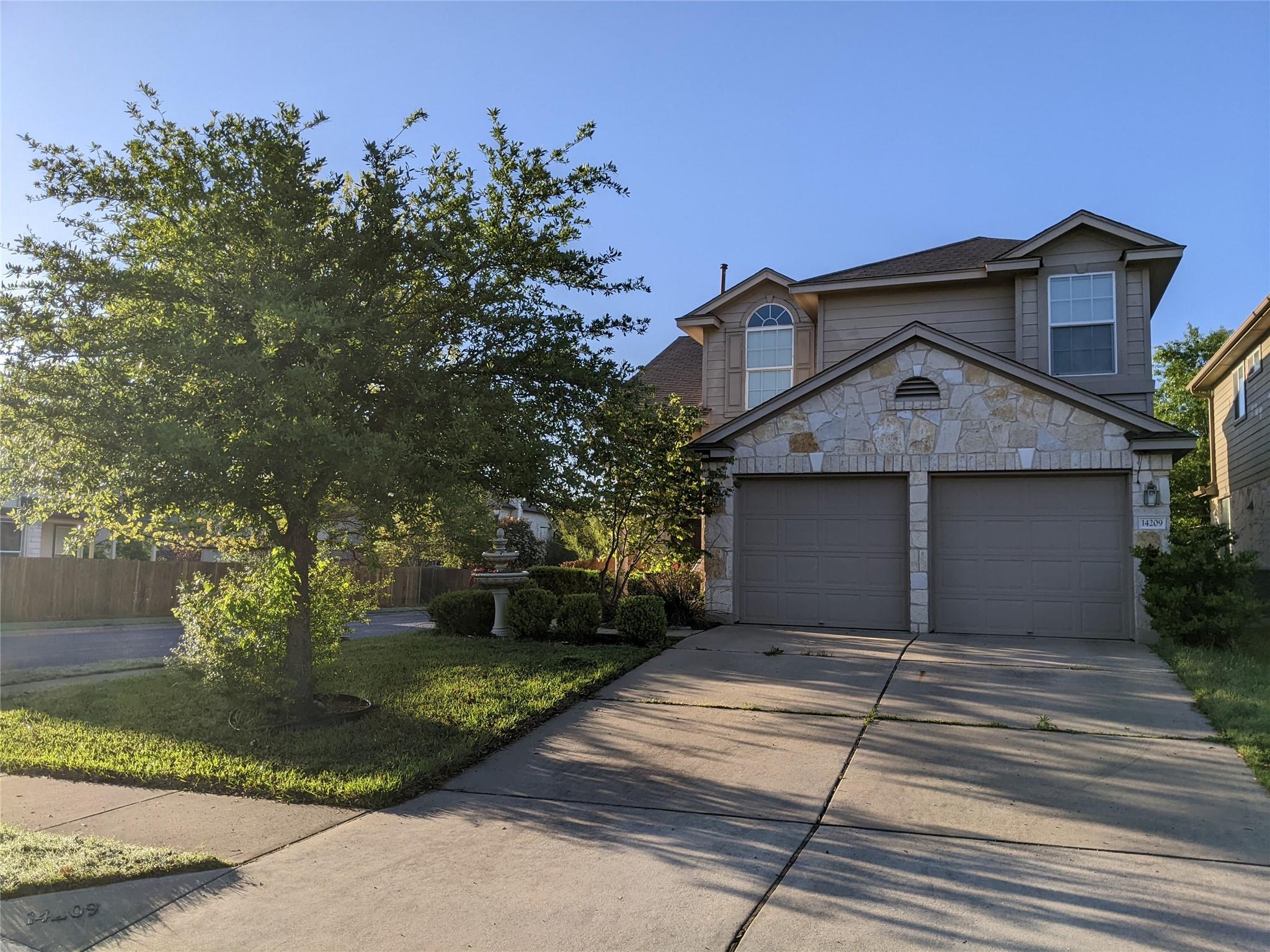 14209 Canyon Trl Property Photo 3