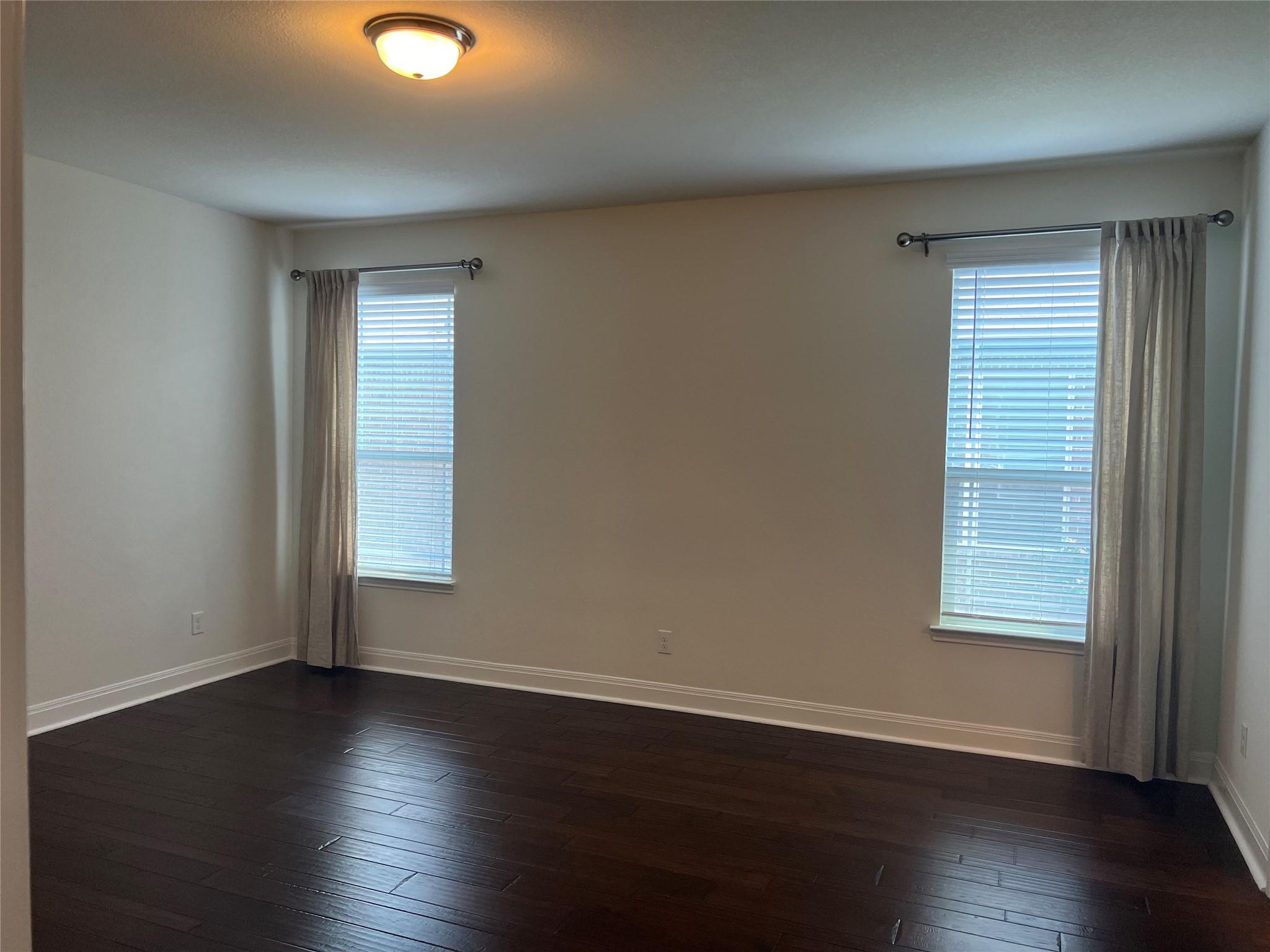 1259 Hyde Park Dr Property Photo 3