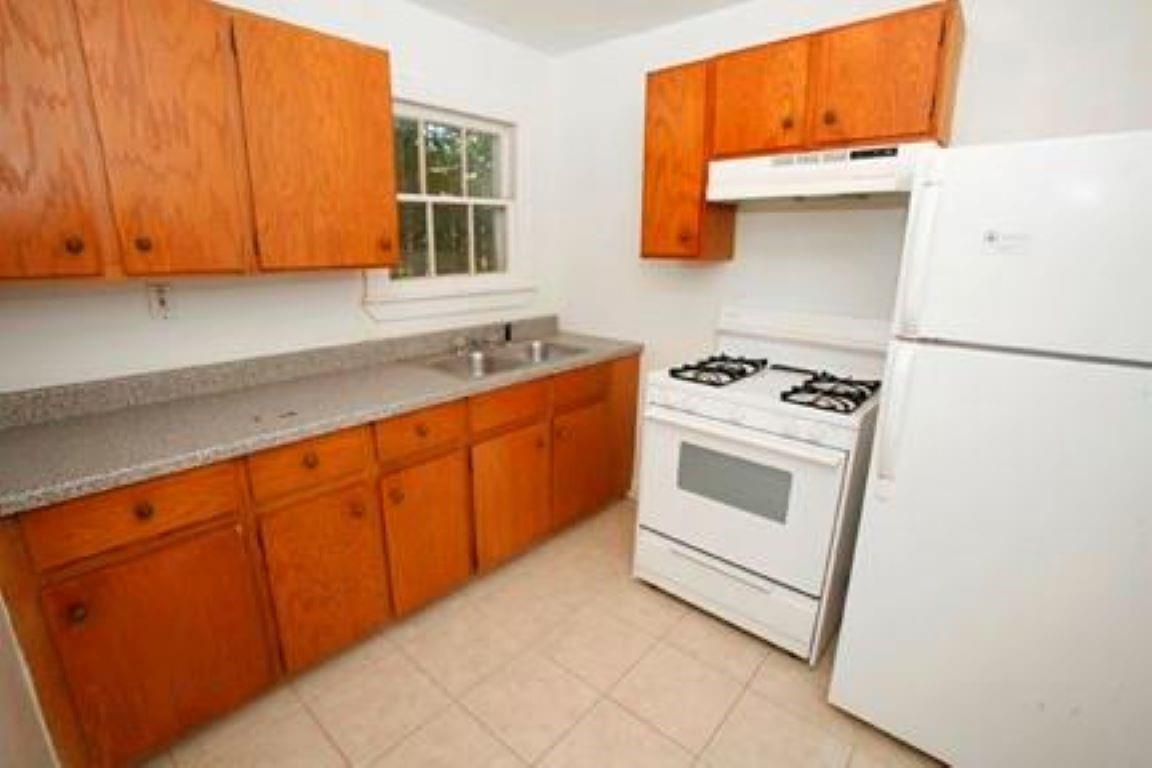 1020 Ellingson Ln B Property Photo 3