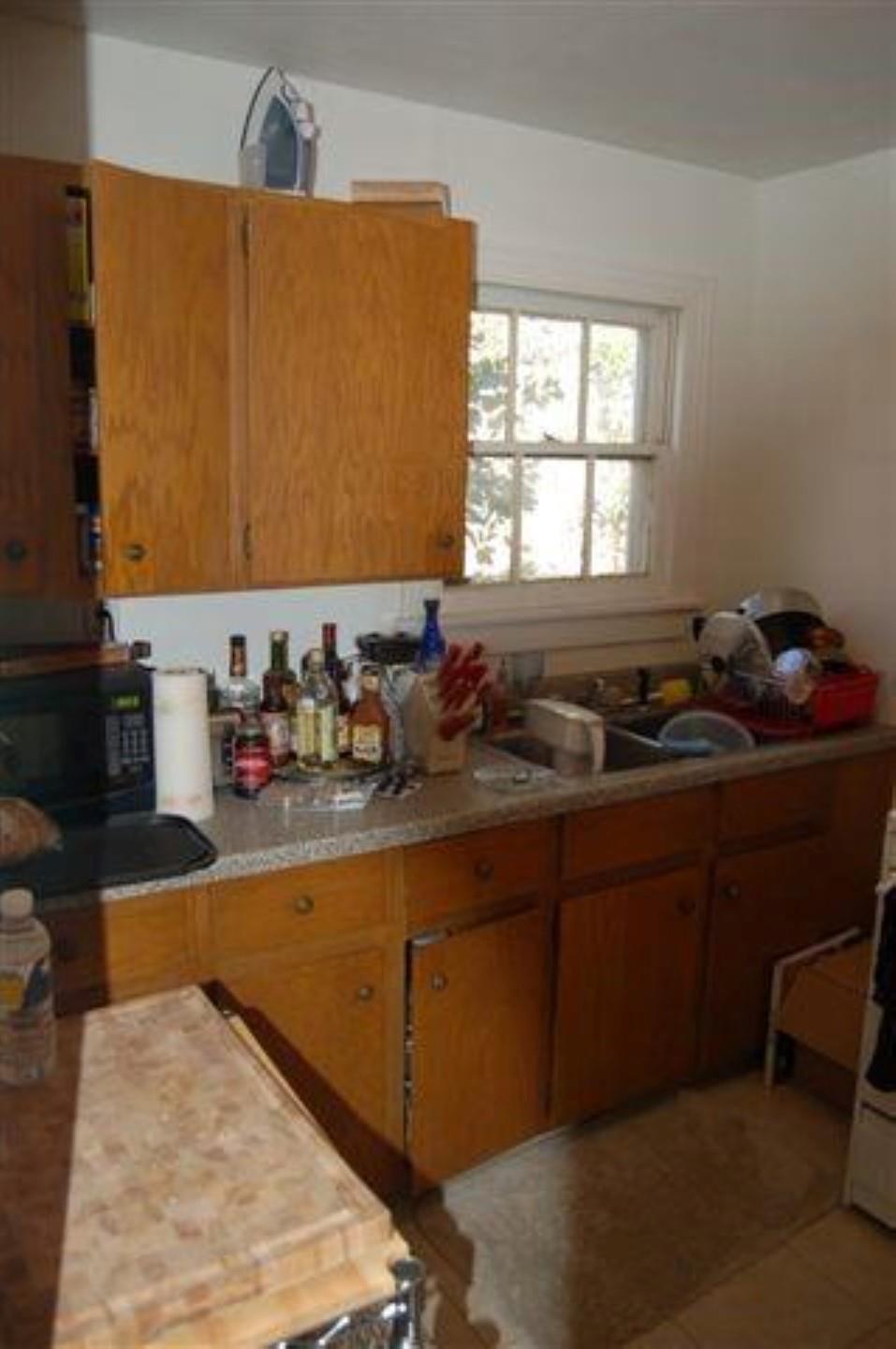 1020 Ellingson Ln B Property Photo 4