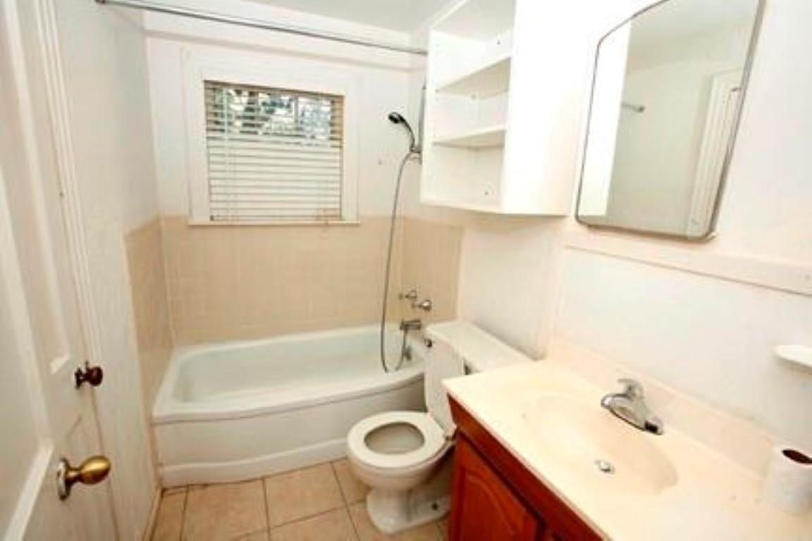 1020 Ellingson Ln B Property Photo 7
