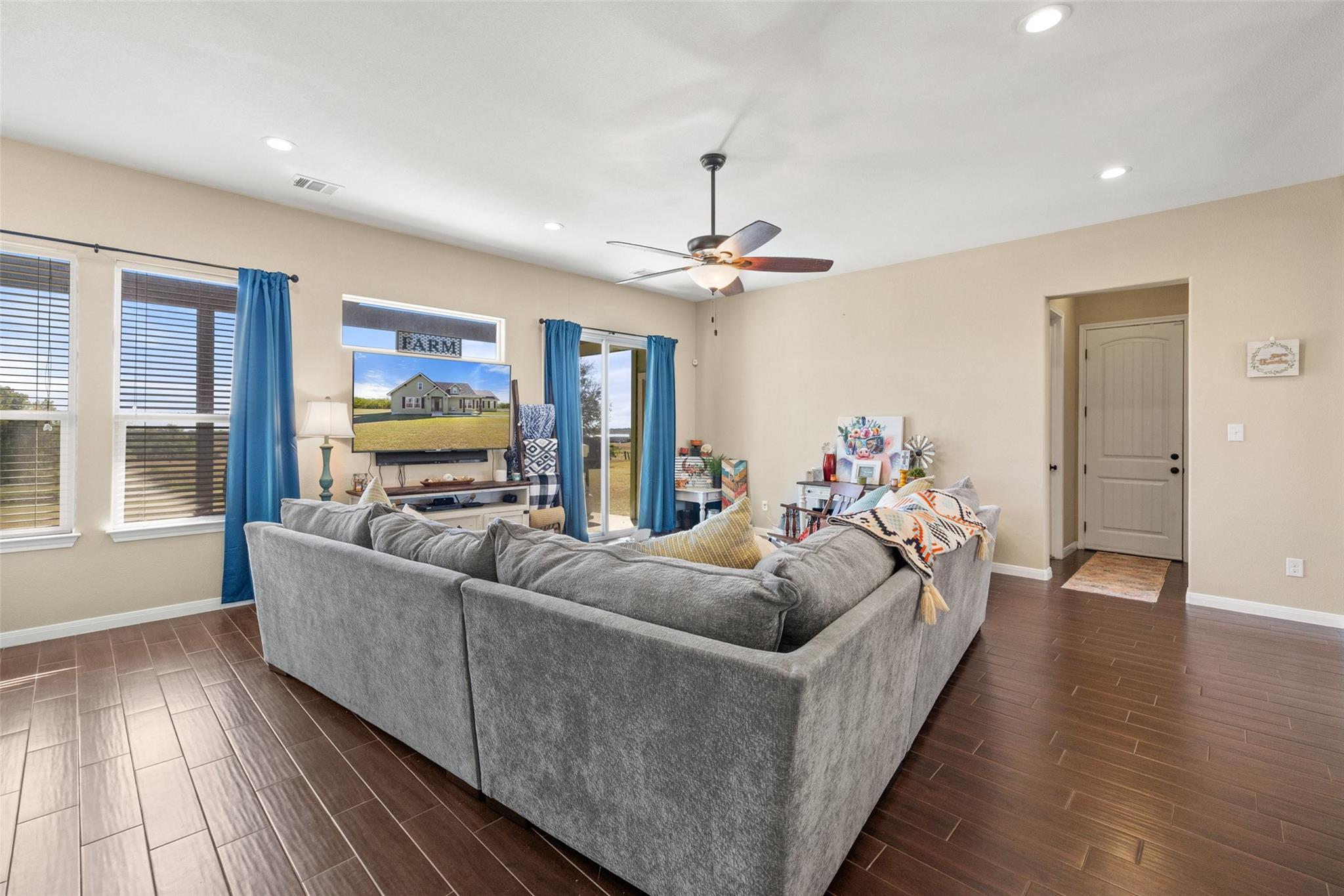 2380 Fm-1063 Property Photo 6