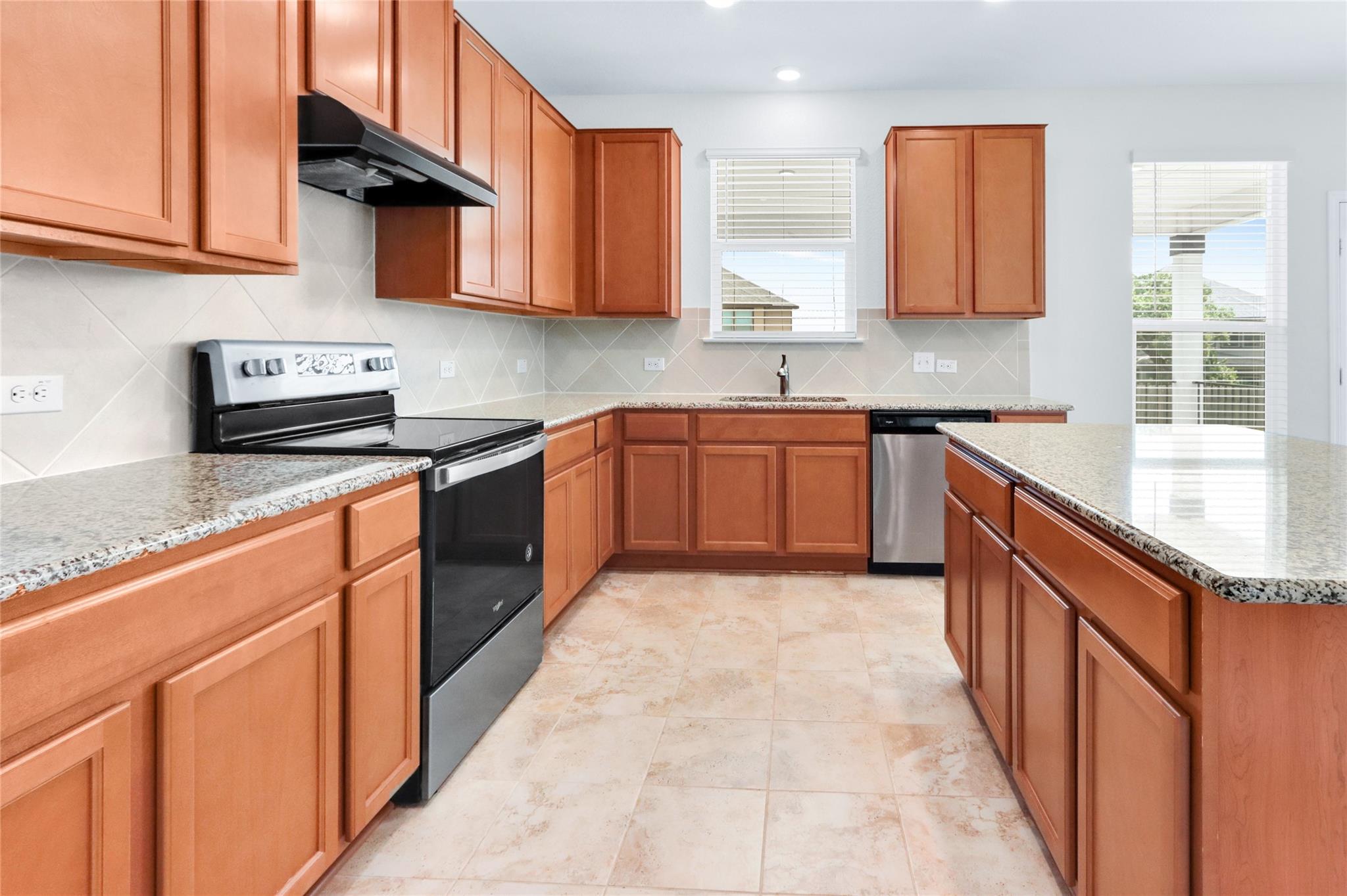 156 Johnny Cake Dr Property Photo 3