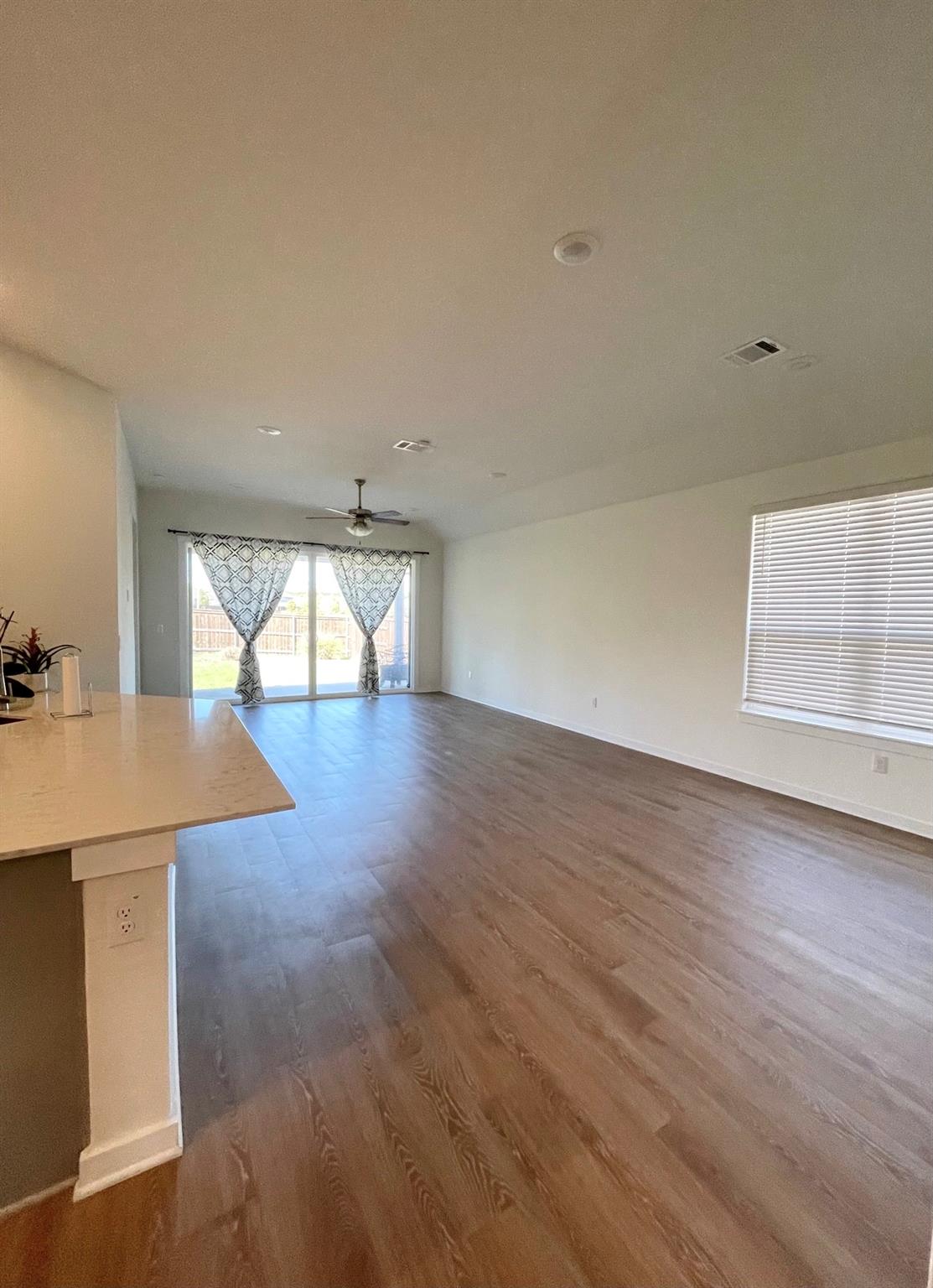 2421 Rosette Ln Property Photo 12