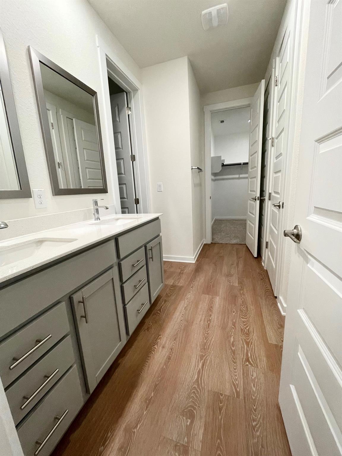 2421 Rosette Ln Property Photo 17