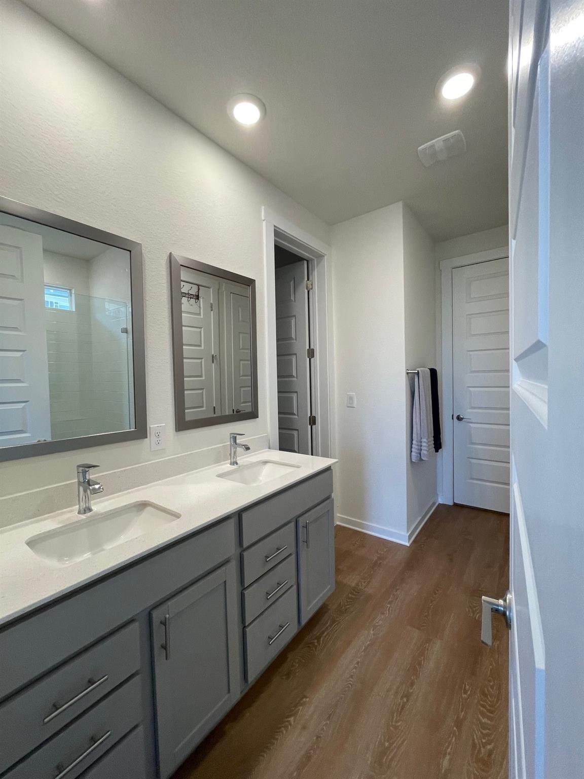 2421 Rosette Ln Property Photo 18