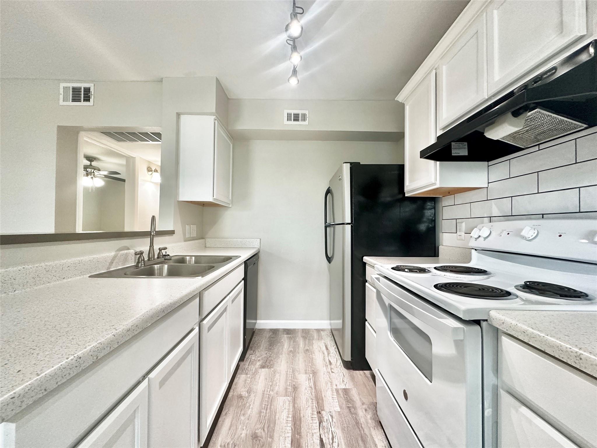 7304 Twin Crest Dr 201 Property Photo 5
