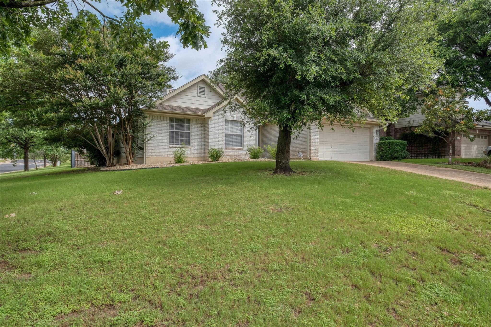 102 River Park Cv Property Photo 1