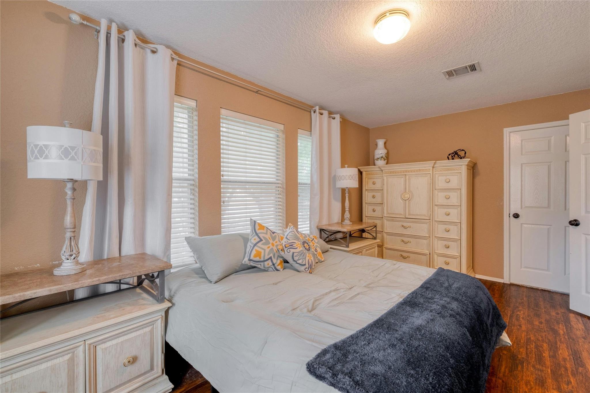 102 River Park Cv Property Photo 16