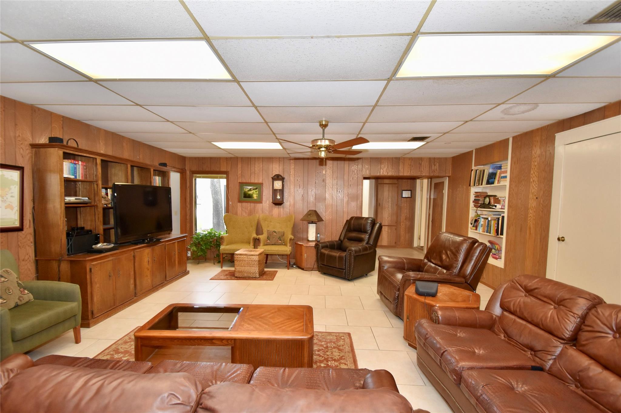 1620 Hofheinz St Property Photo 4