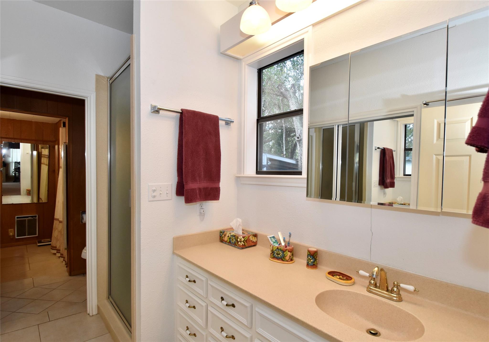 1620 Hofheinz St Property Photo 14