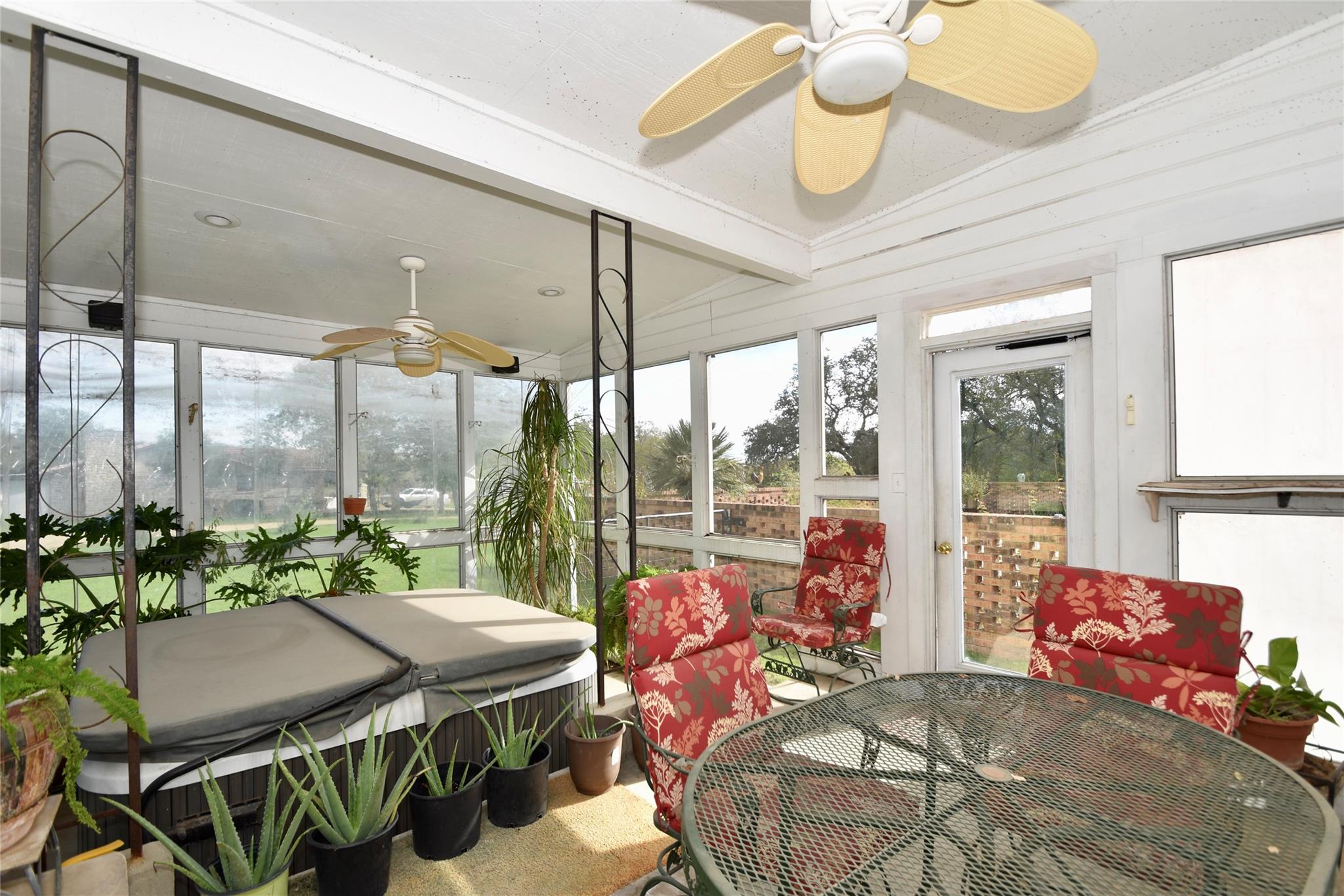 1620 Hofheinz St Property Photo 16