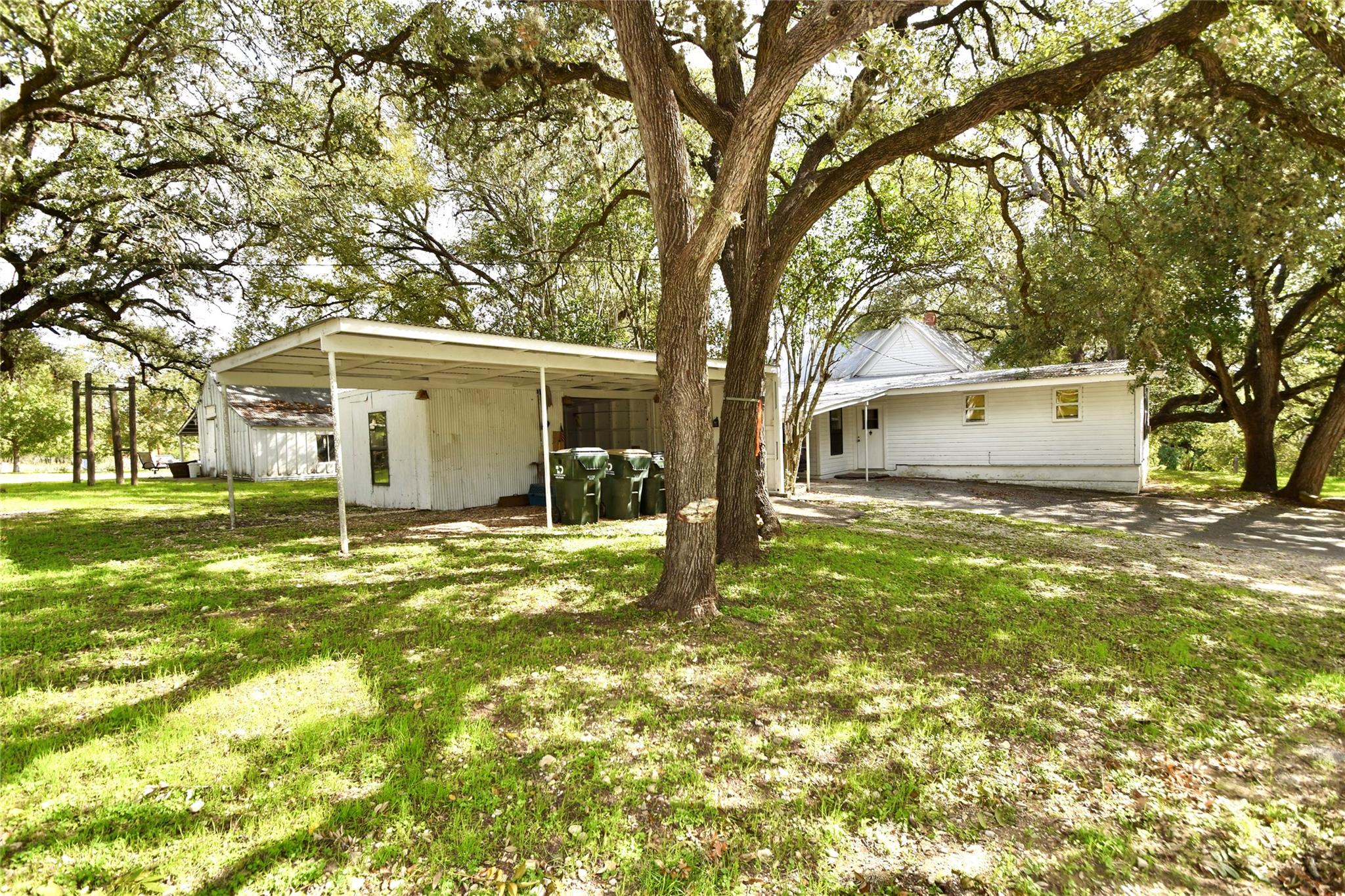 1620 Hofheinz St Property Photo 24