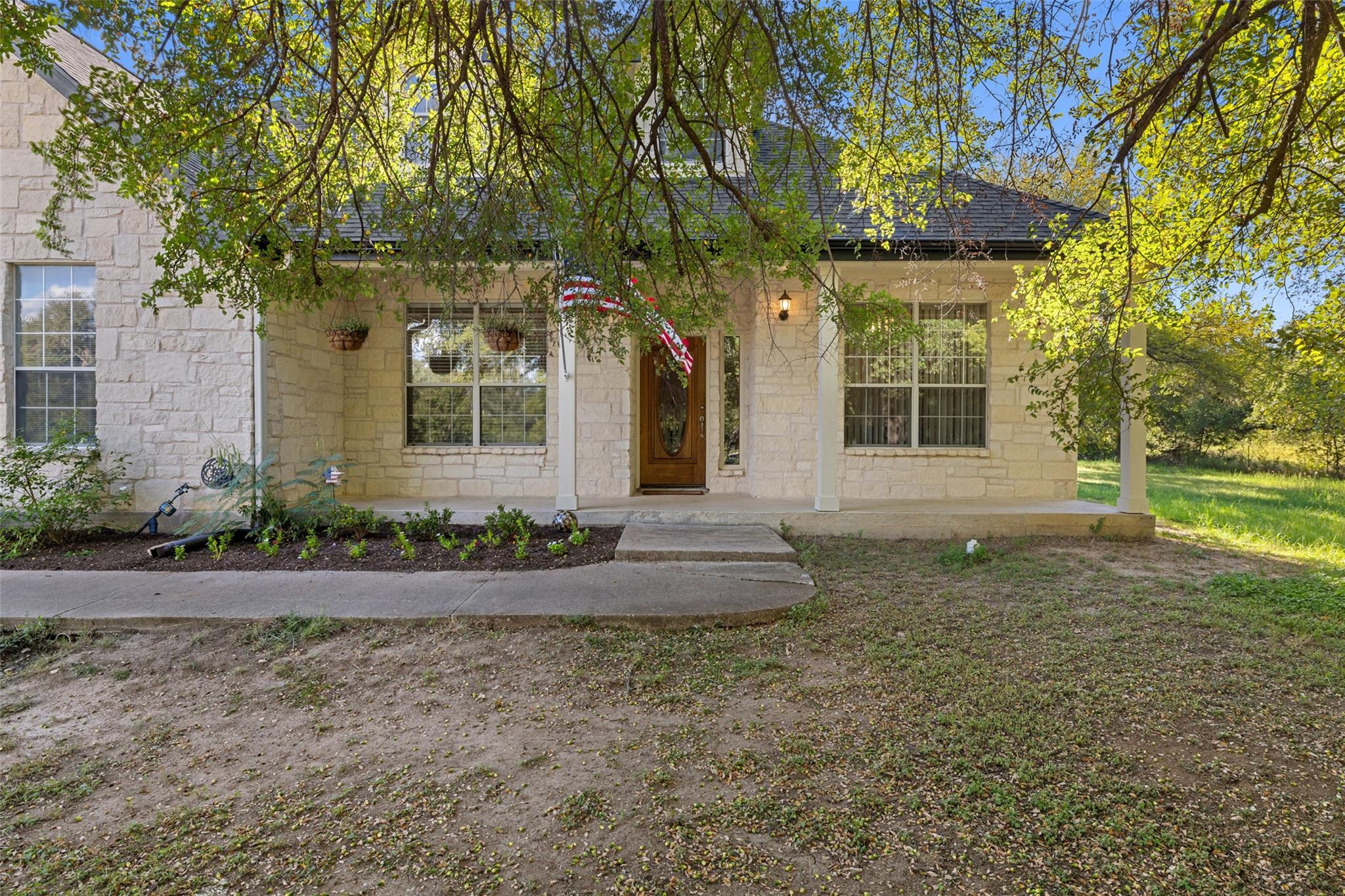 206 Spring Creek Dr Property Photo 2