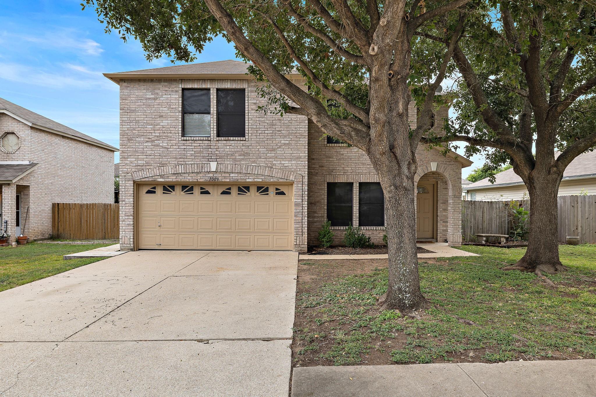 1009 Keeshond Pl Property Photo 2