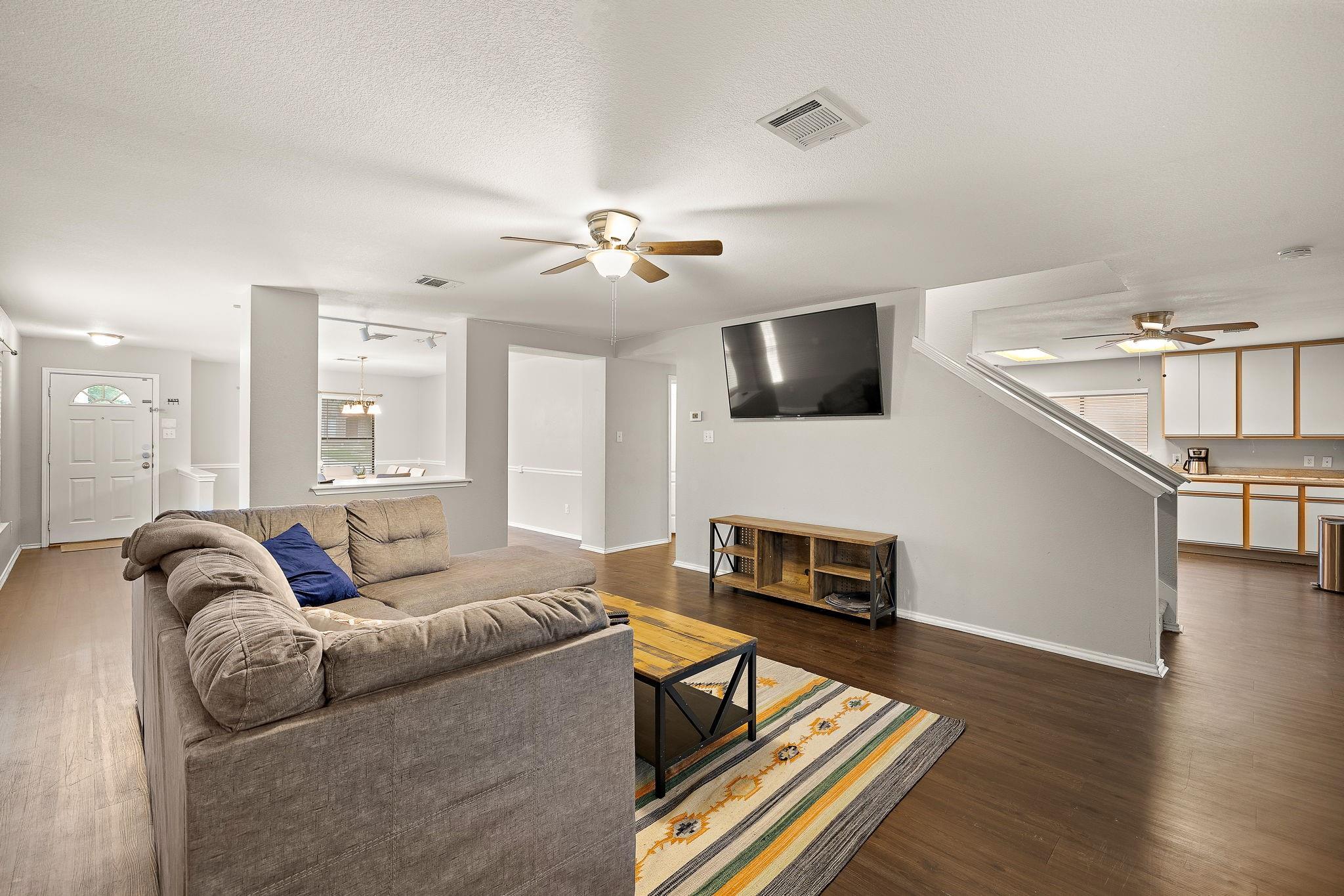 1009 Keeshond Pl Property Photo 5