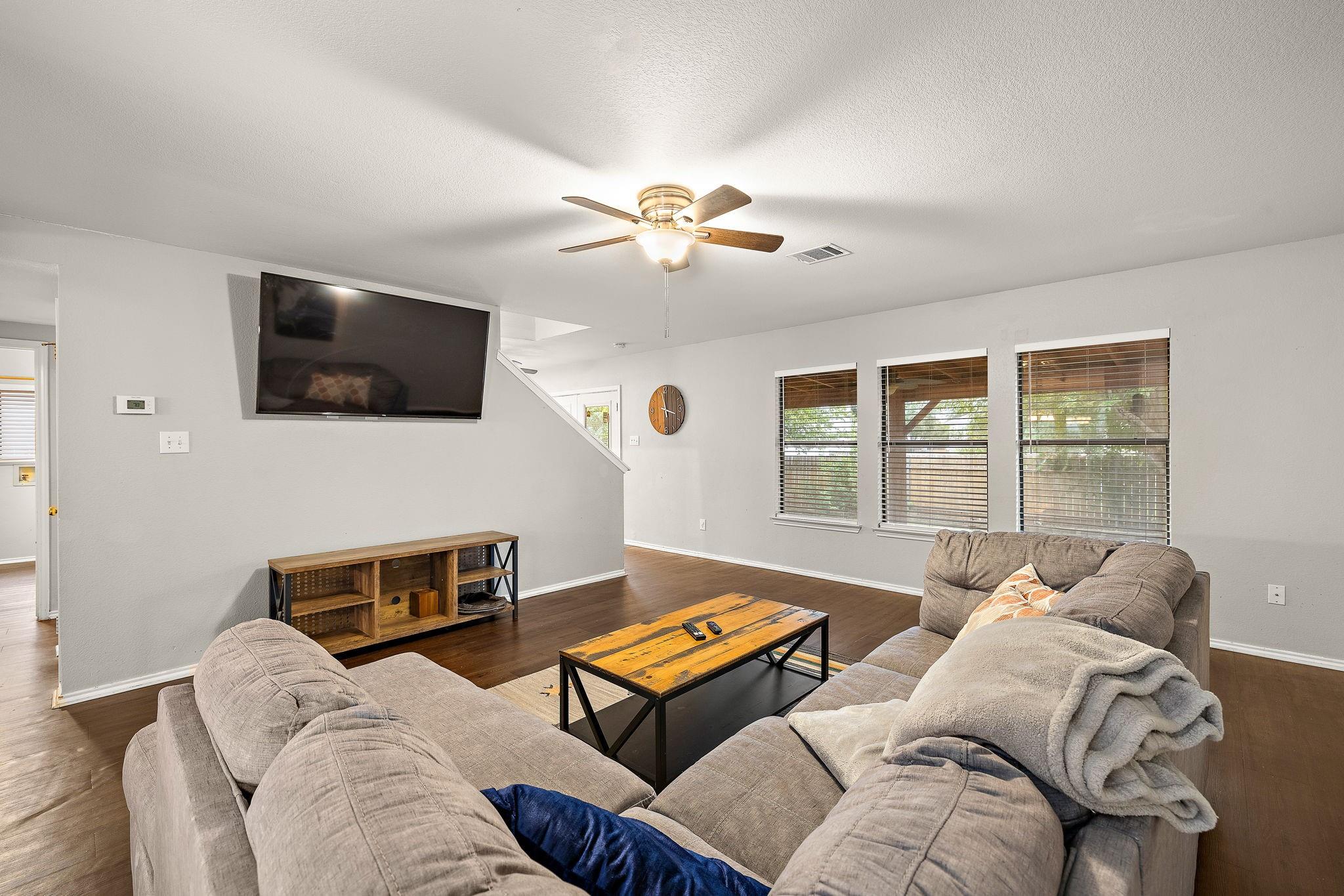 1009 Keeshond Pl Property Photo 6