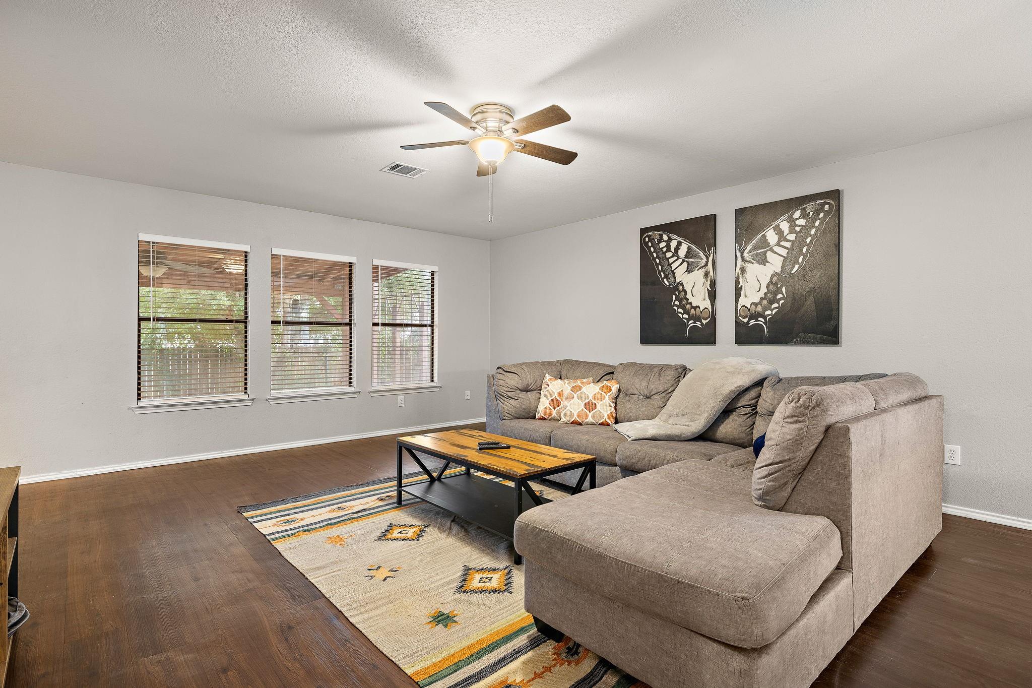 1009 Keeshond Pl Property Photo 7