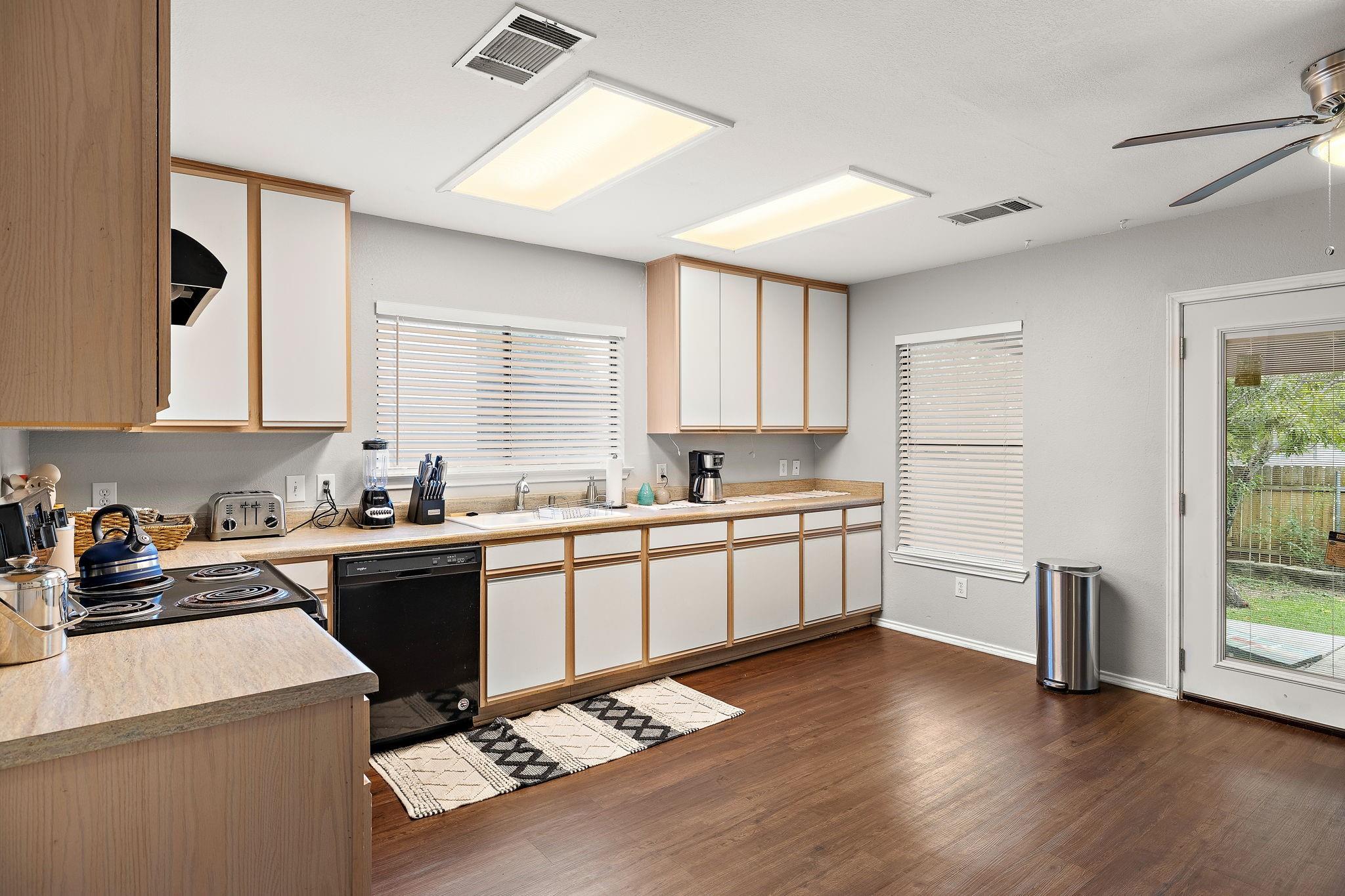 1009 Keeshond Pl Property Photo 11