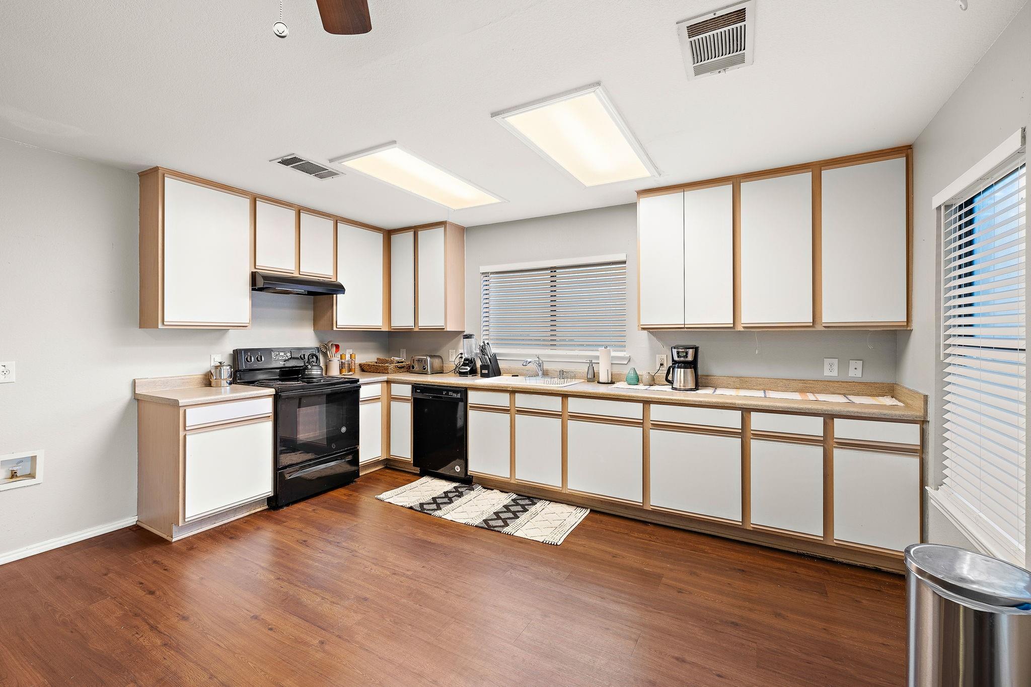 1009 Keeshond Pl Property Photo 13