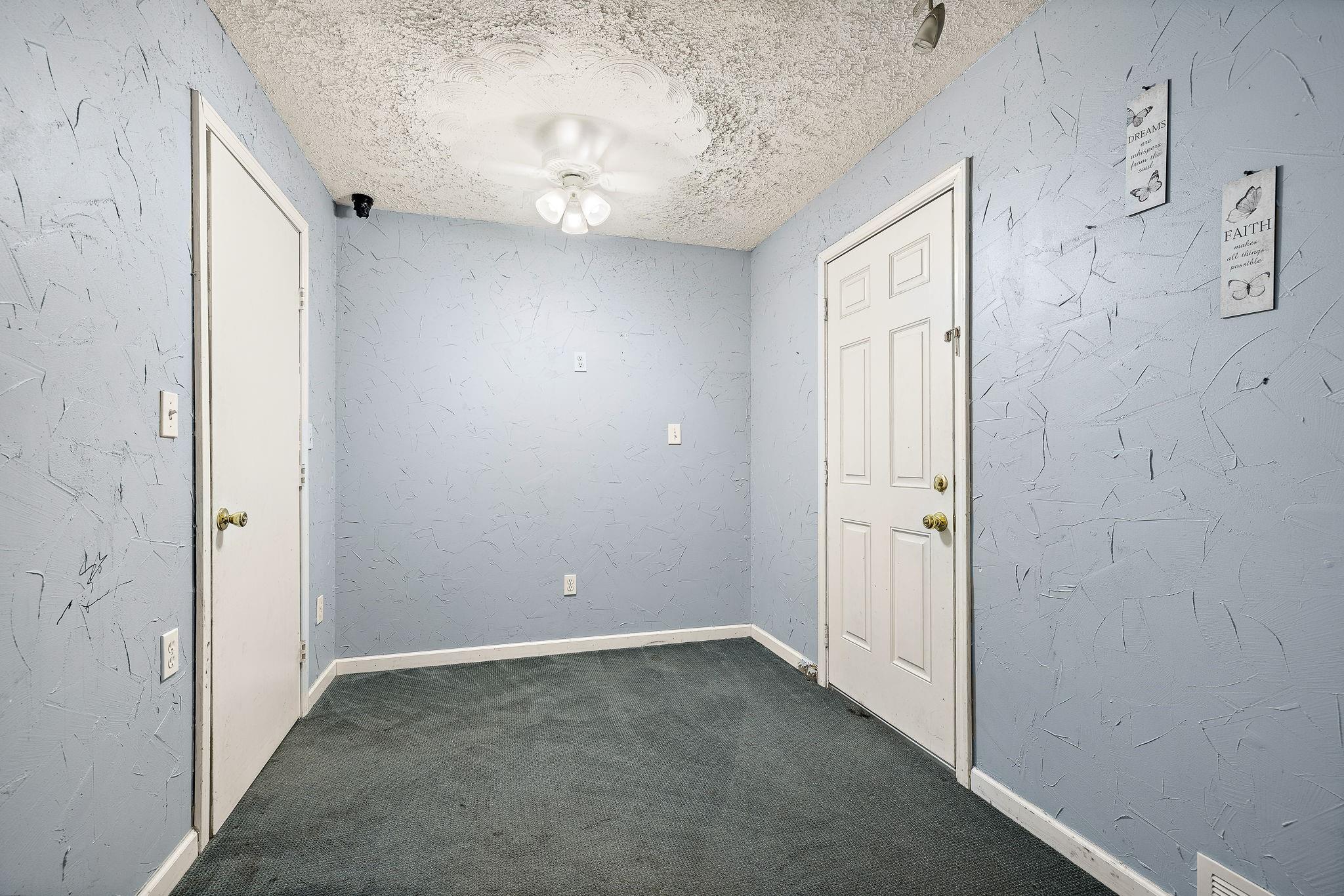 1009 Keeshond Pl Property Photo 28