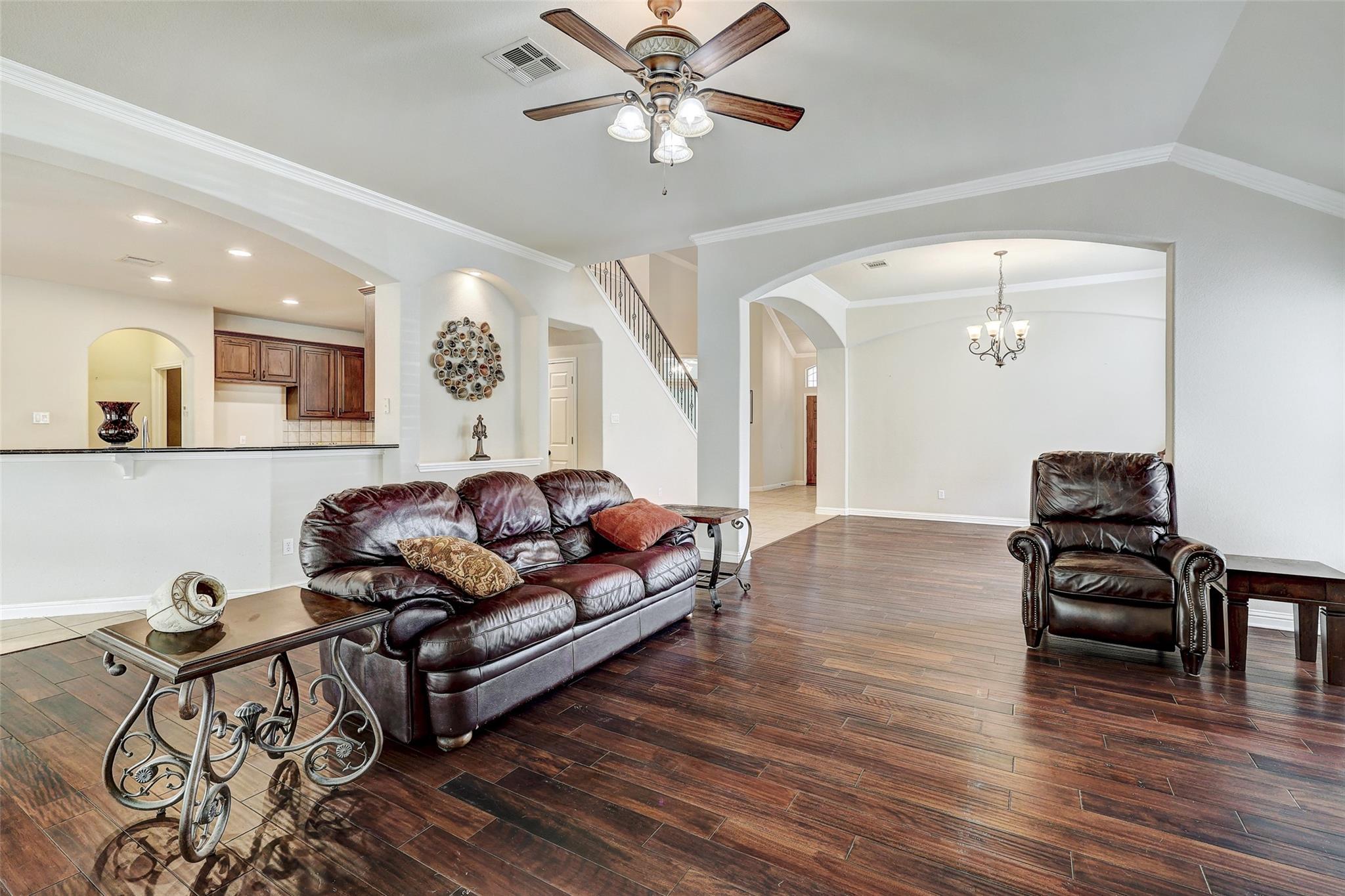 1102 Canyon Maple Rd Property Photo 4