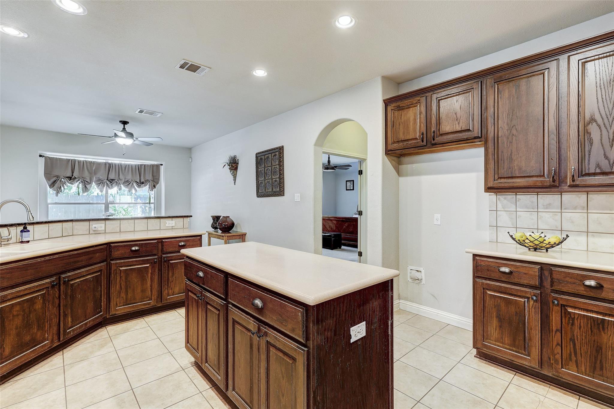 1102 Canyon Maple Rd Property Photo 8