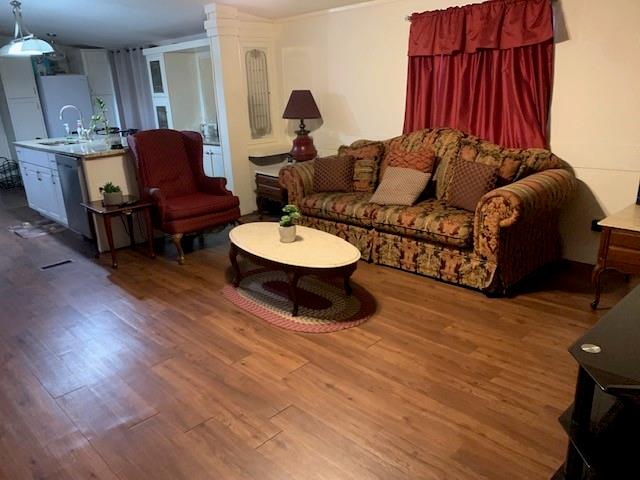 6921 Bennett Ave Property Photo 2