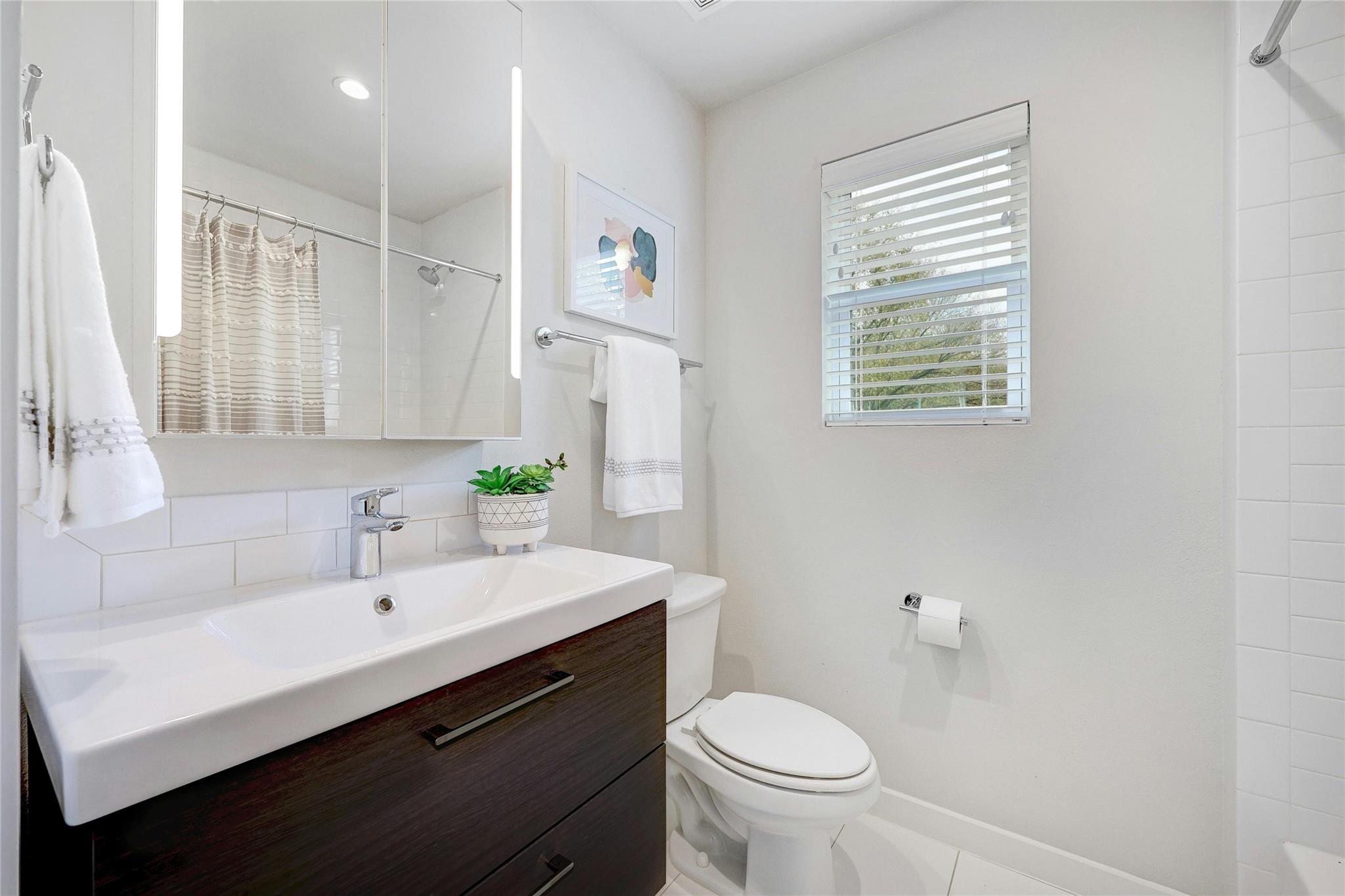 1108 Christie Dr B Property Photo 20