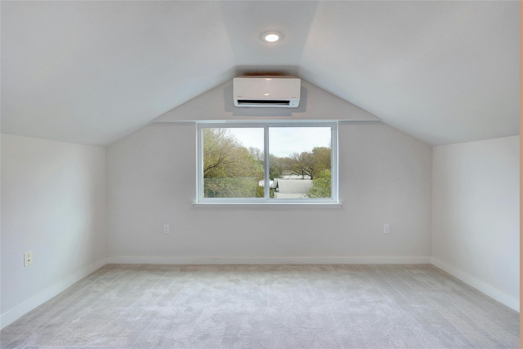1108 Christie Dr B Property Photo 21