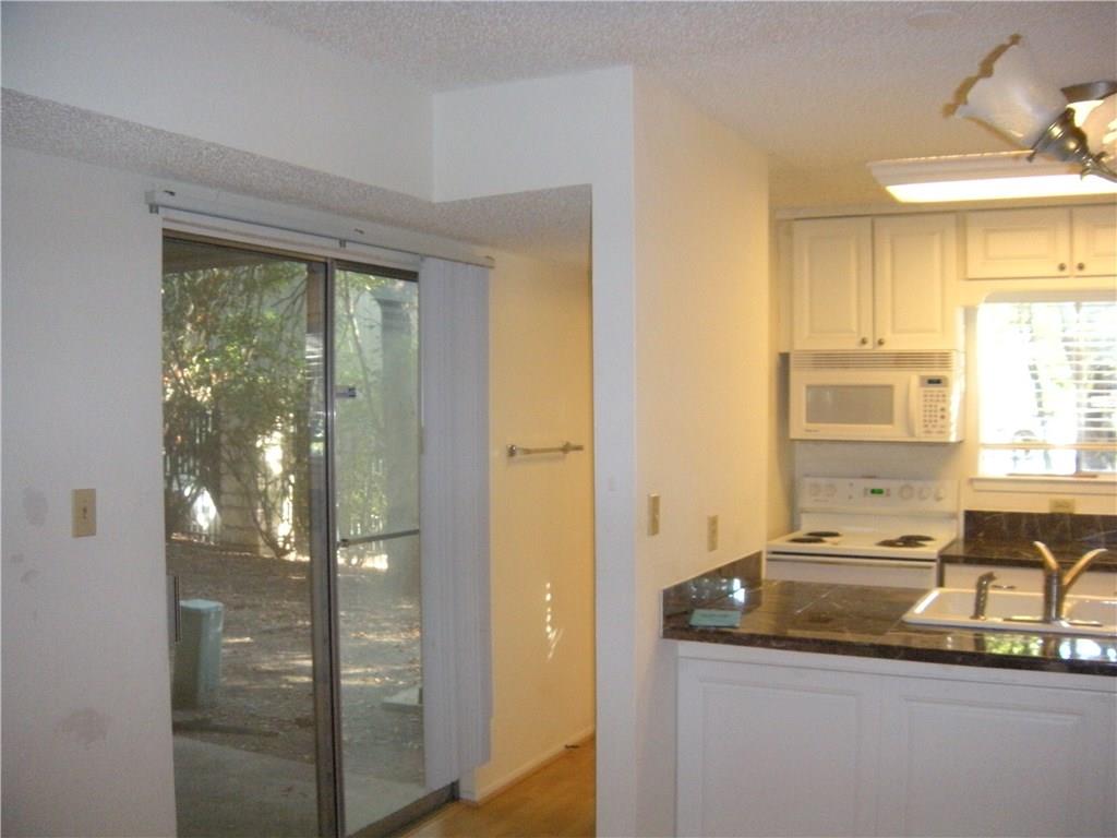 6910 Hart Ln #502 Property Photo 7