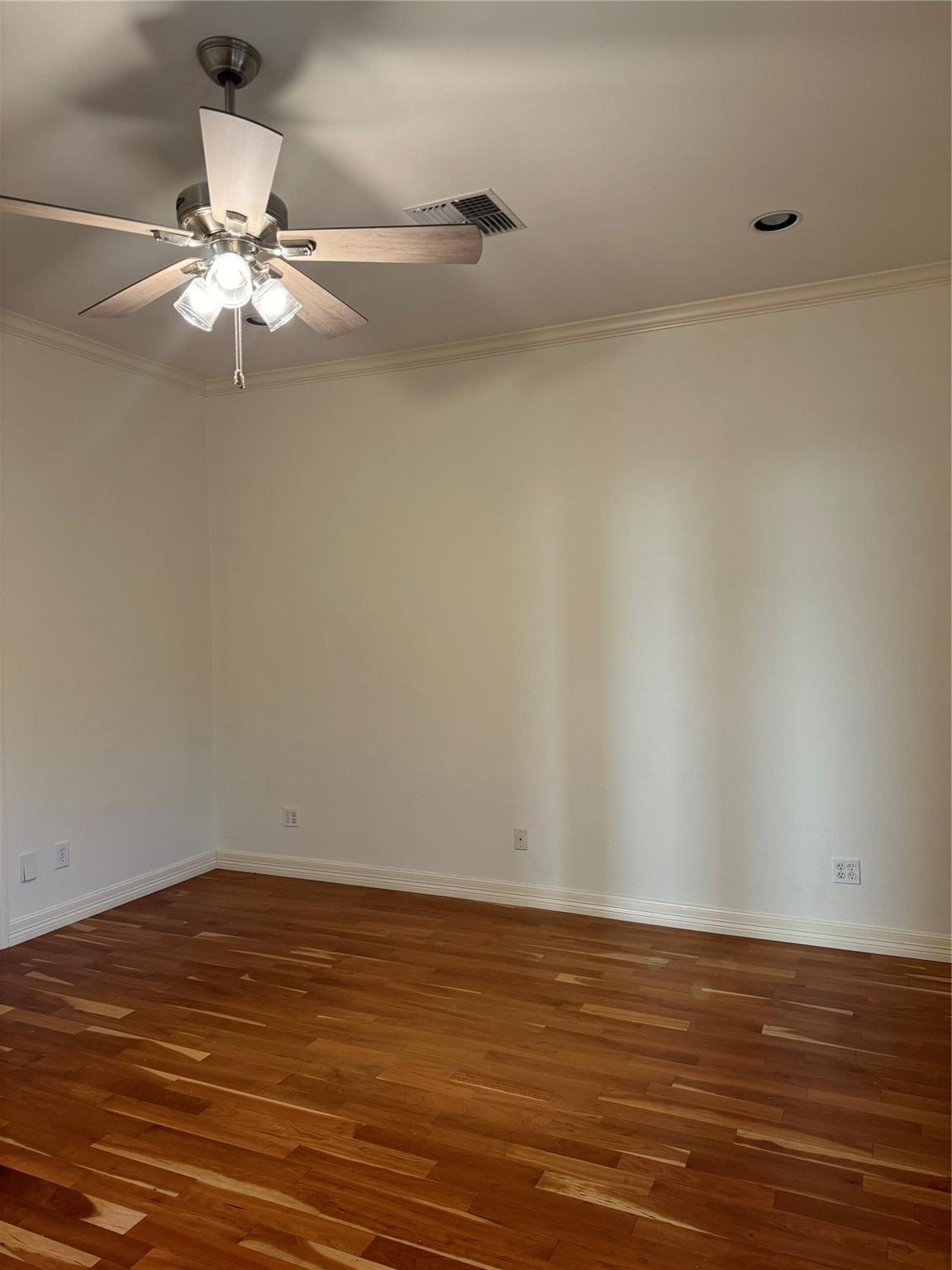2249 Garden Ct Property Photo 10