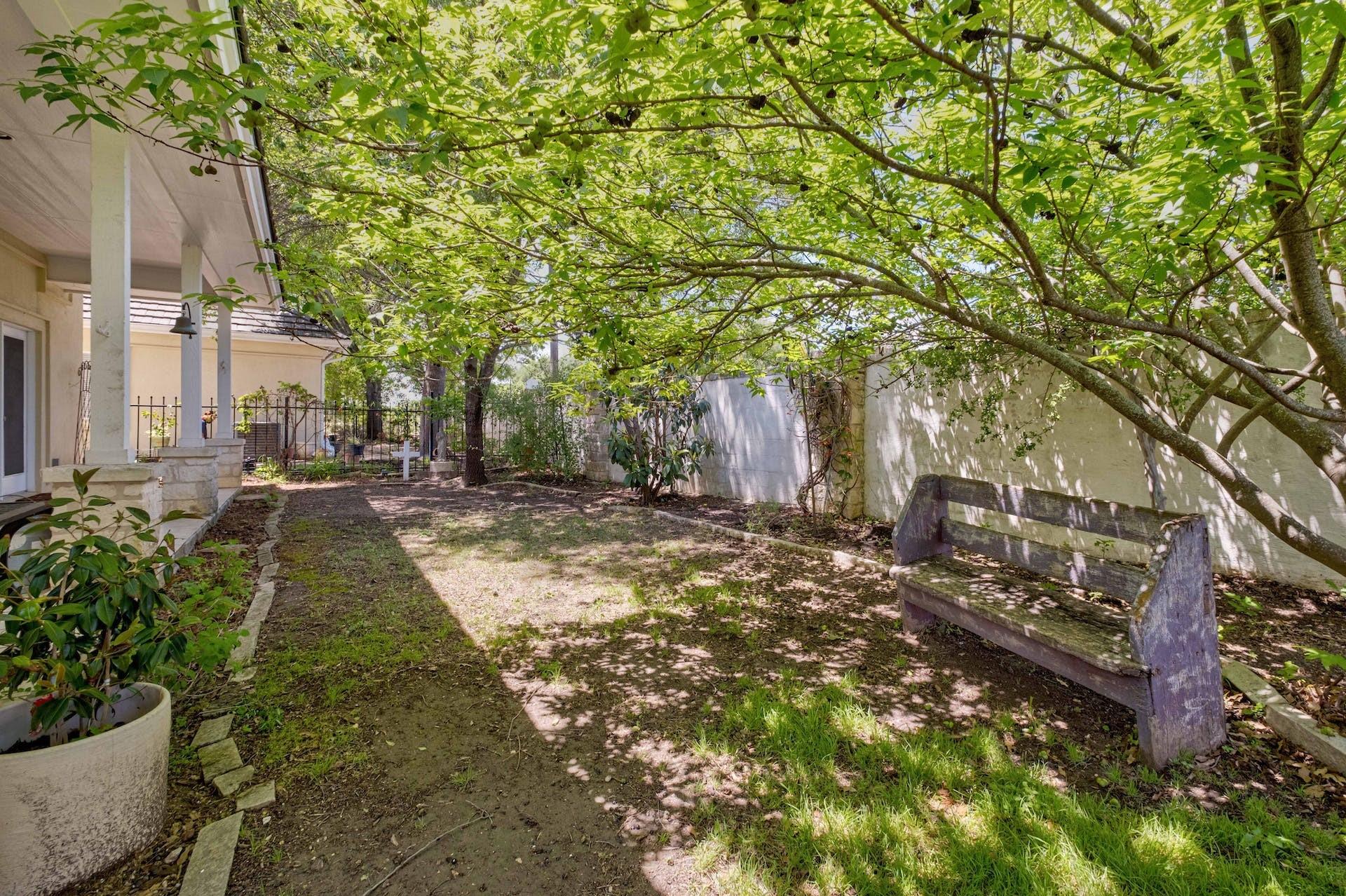 2249 Garden Ct Property Photo 20