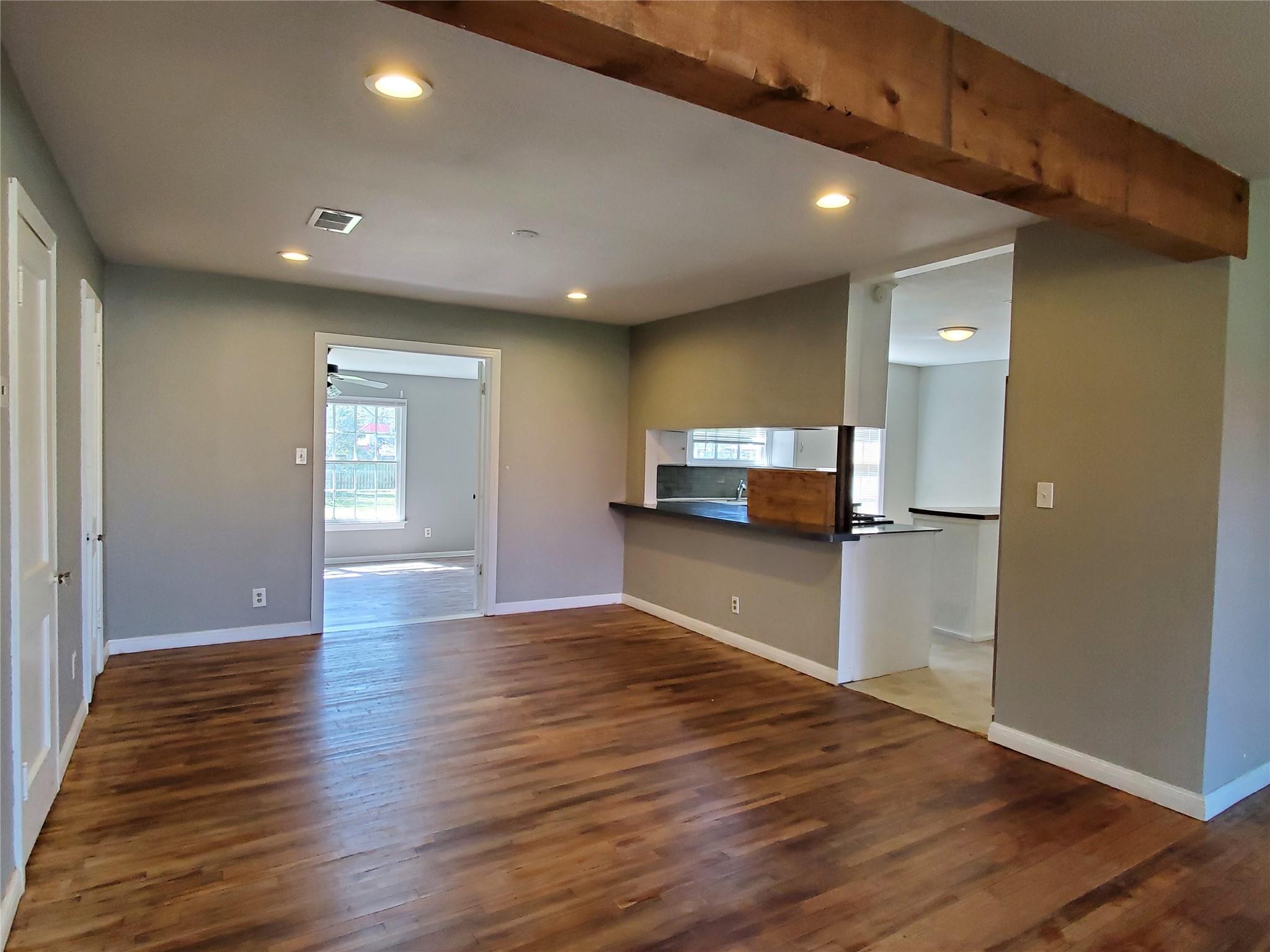 377 W Bell Ave Property Photo 3
