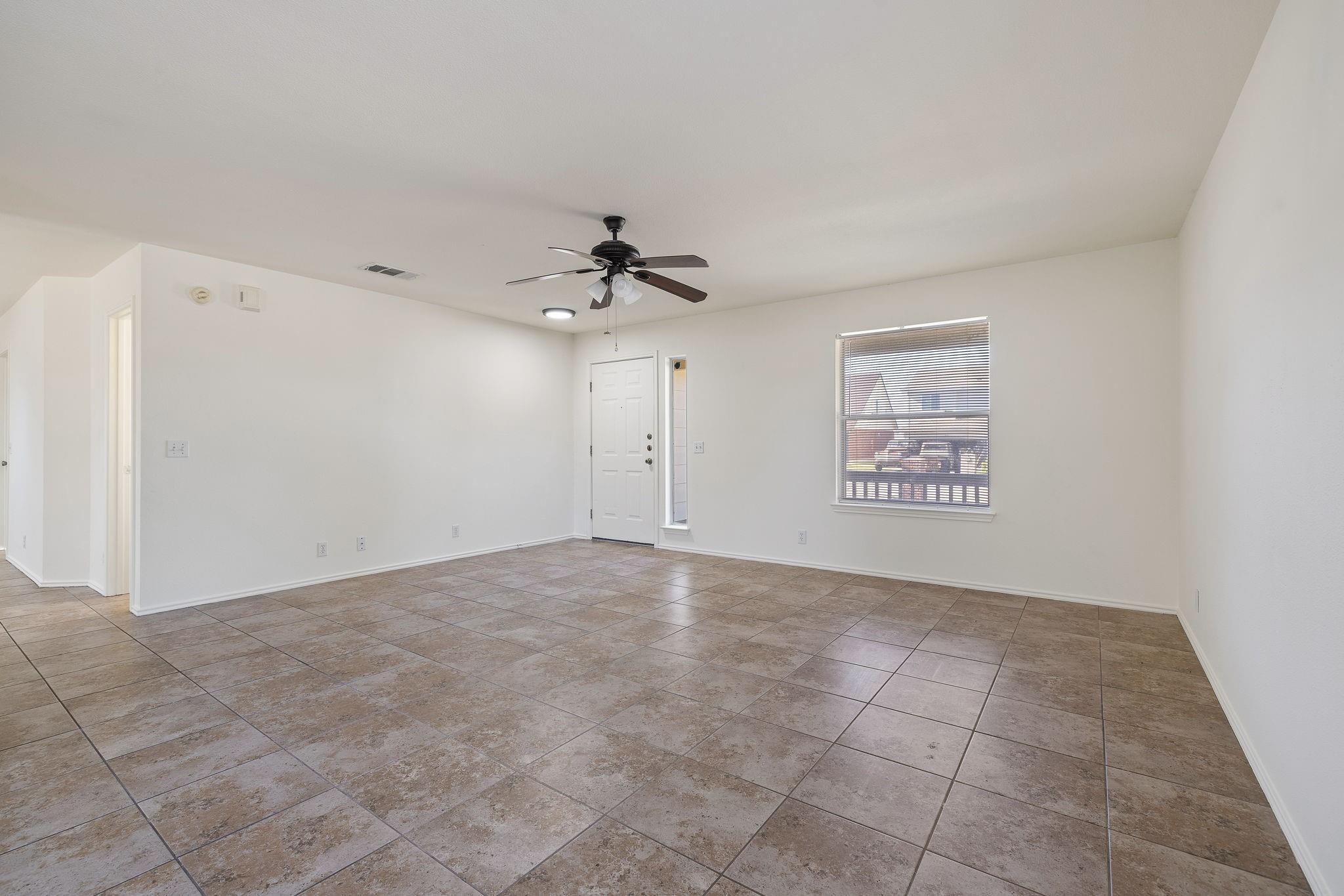 3104 Tyler Ln Property Photo 4